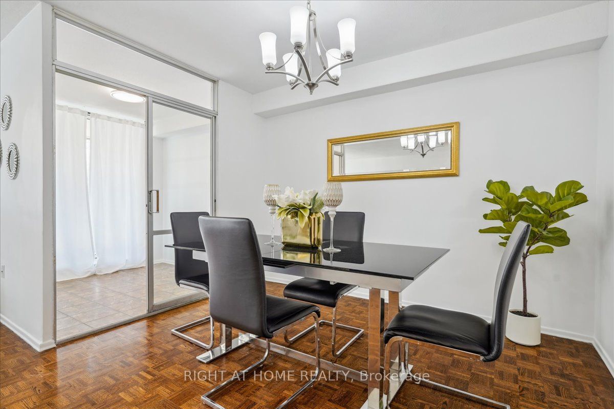 15 La Rose Ave 115