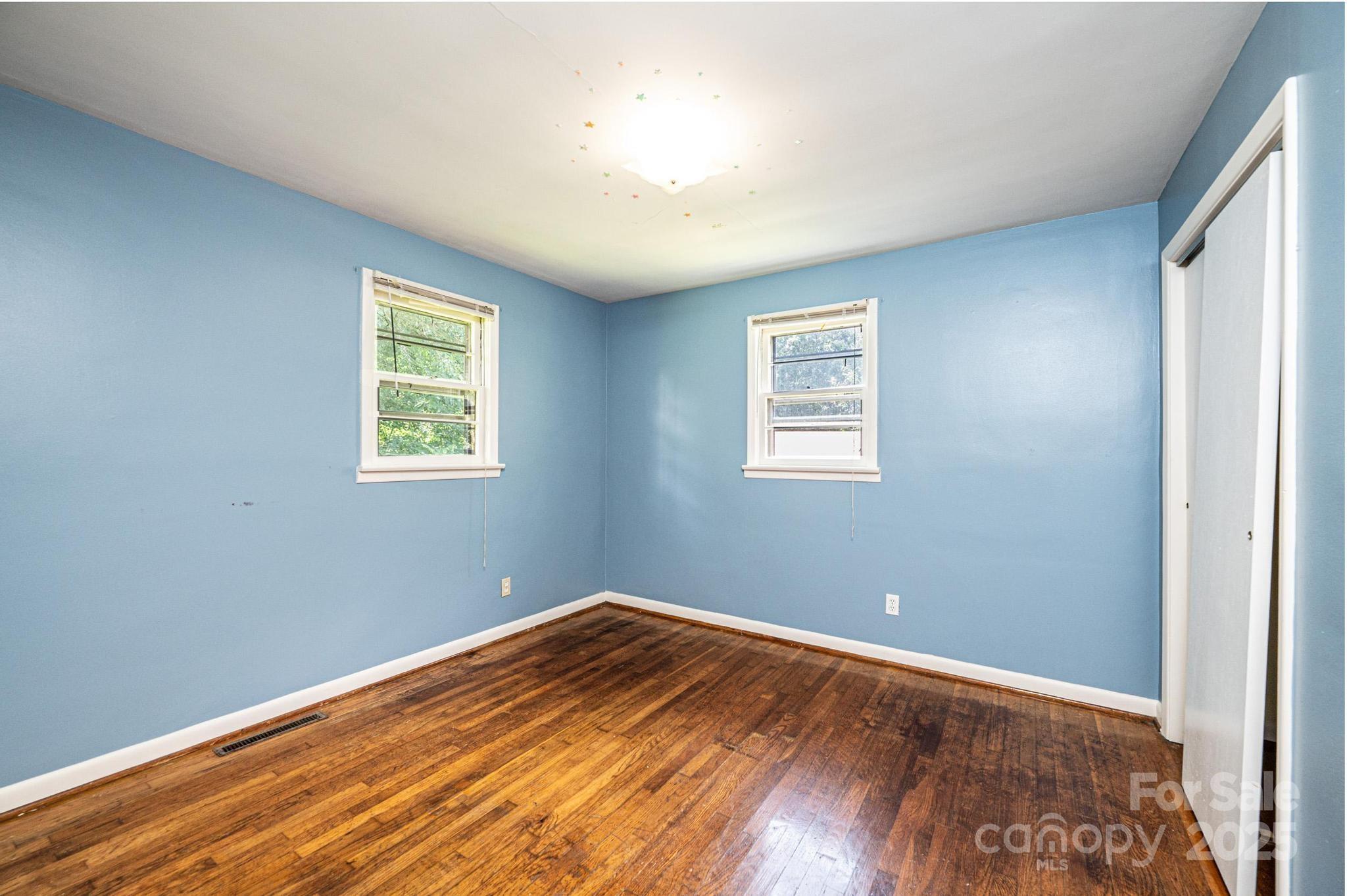 1460 23rd Avenue Place NE