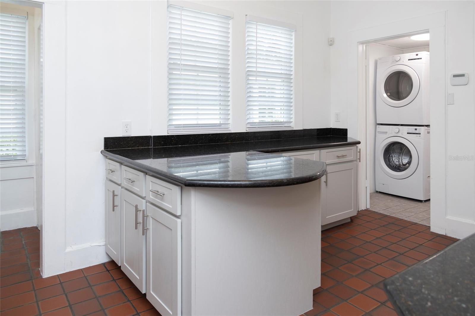 3012 W Sitios Street