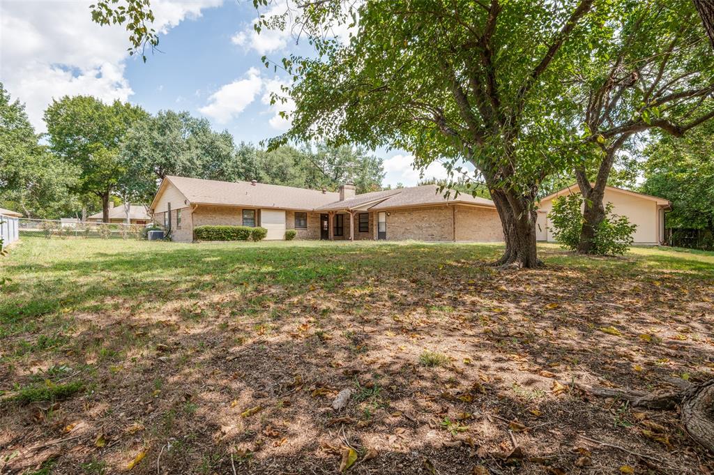 405 Shadowwood Trail