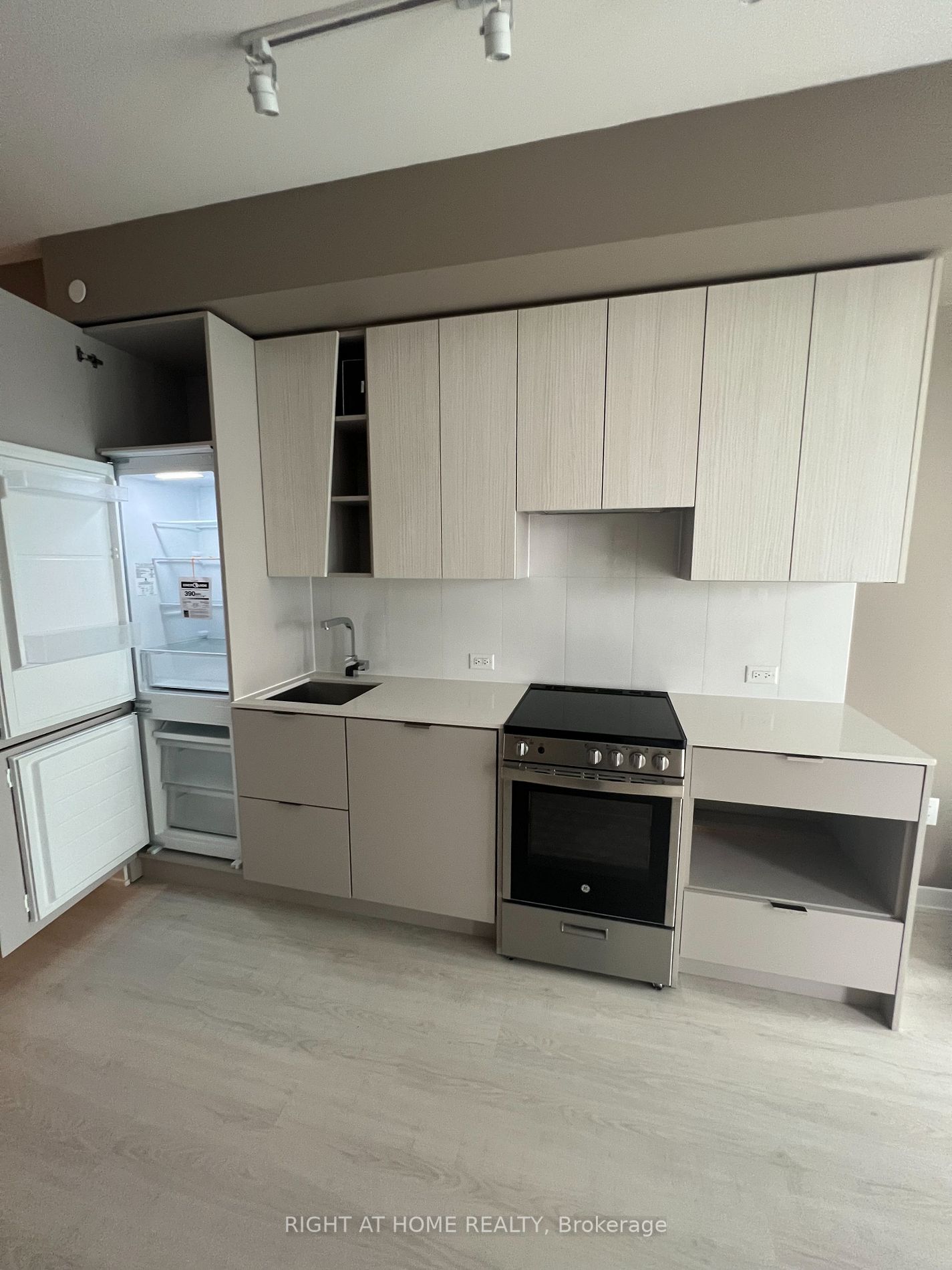 3883 Quartz Rd 2113
