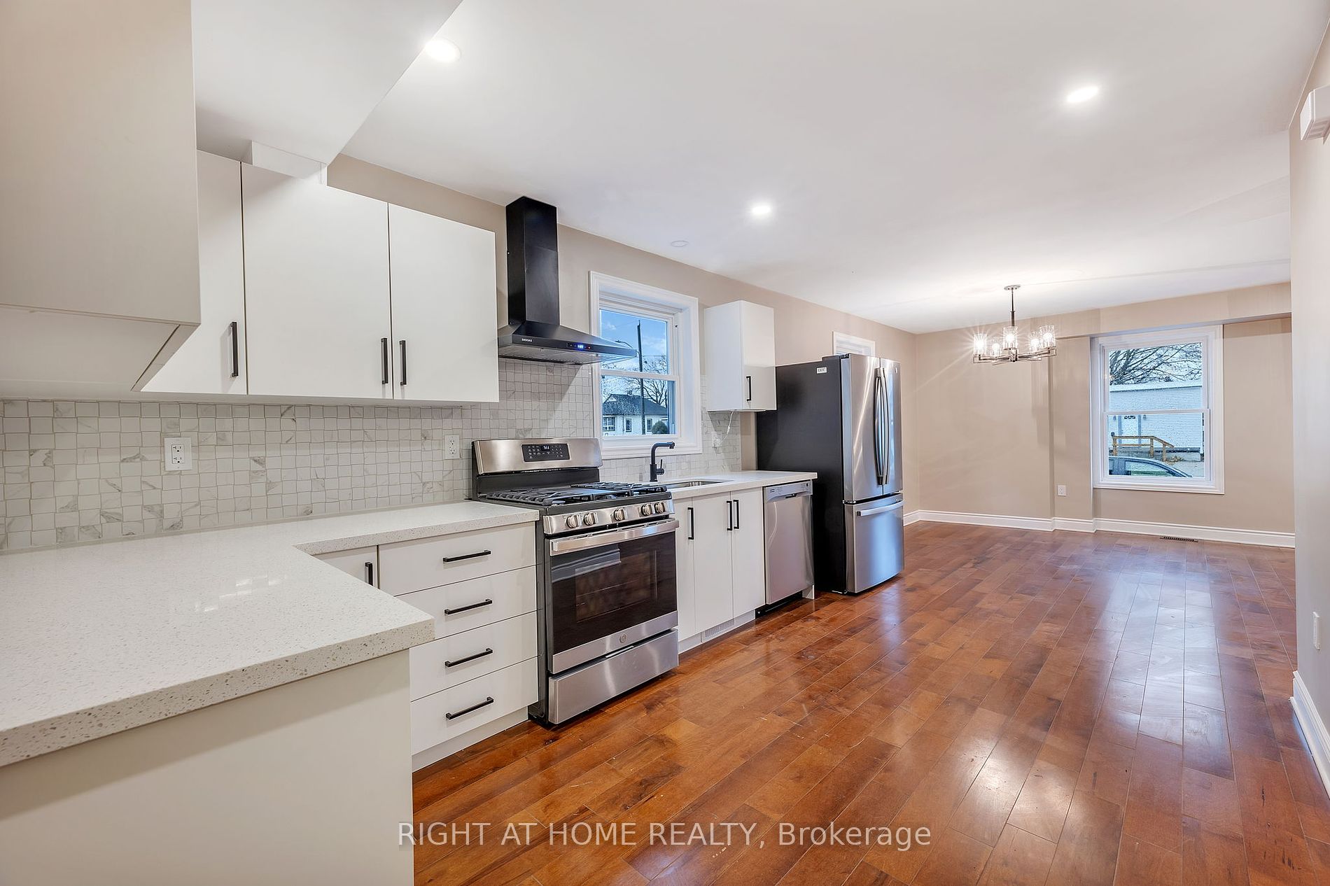 100 Cromwell Ave 3