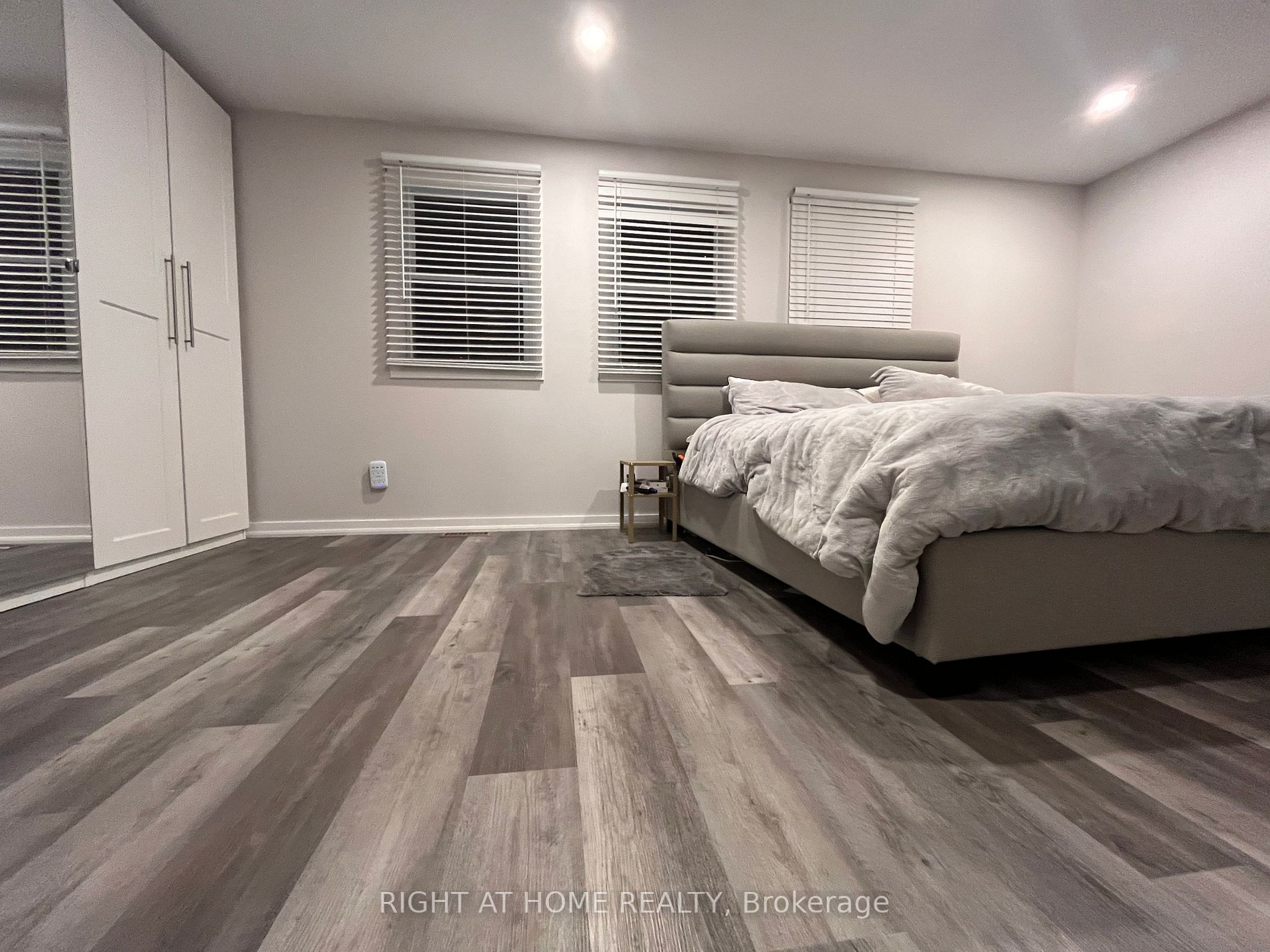 70 Fairmeadow Pl Upper