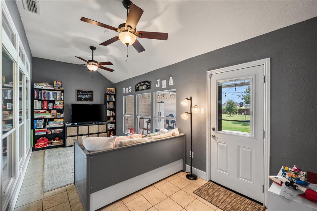 2811 London Lane