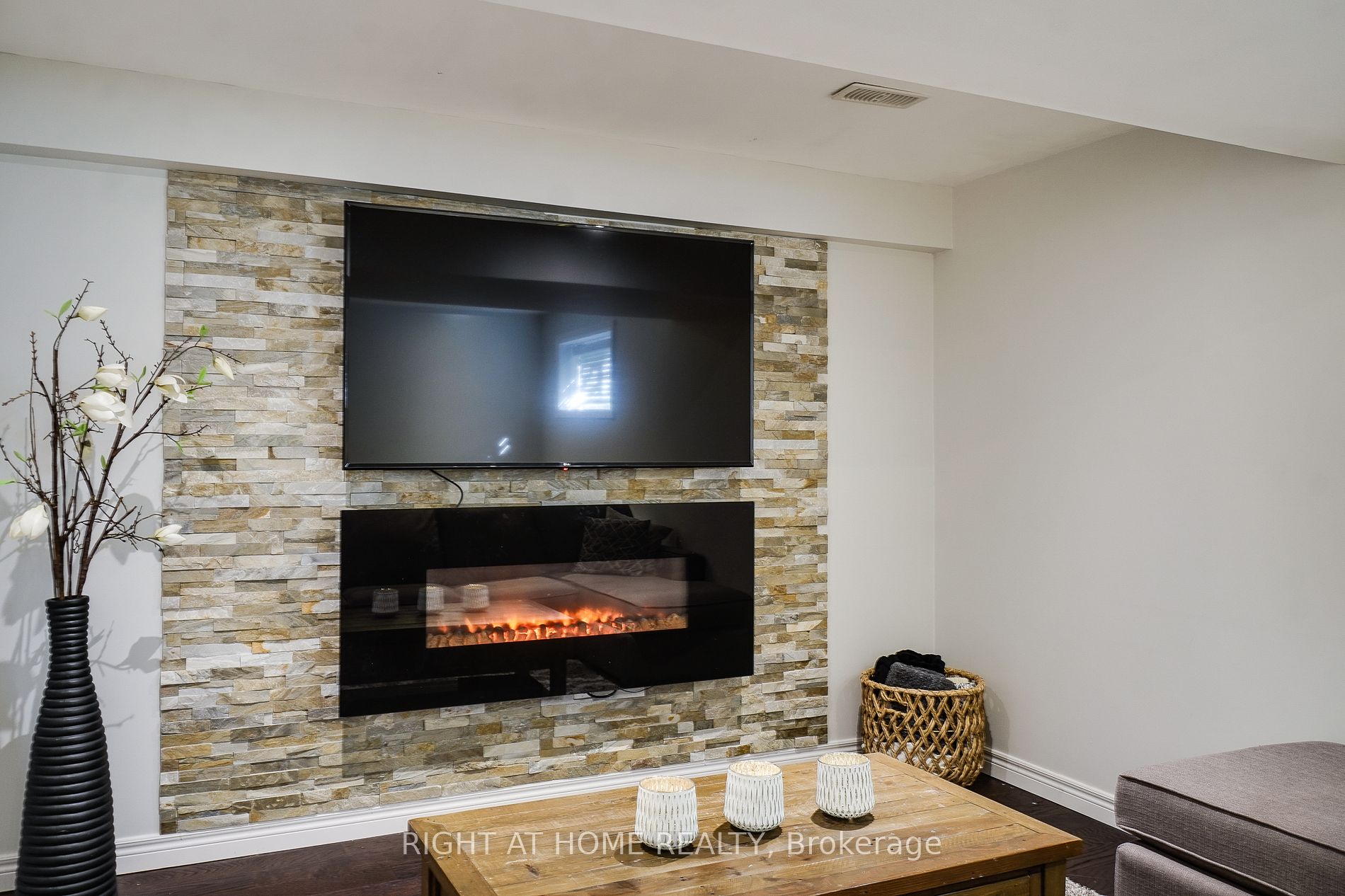 70 Highgate Dr 12