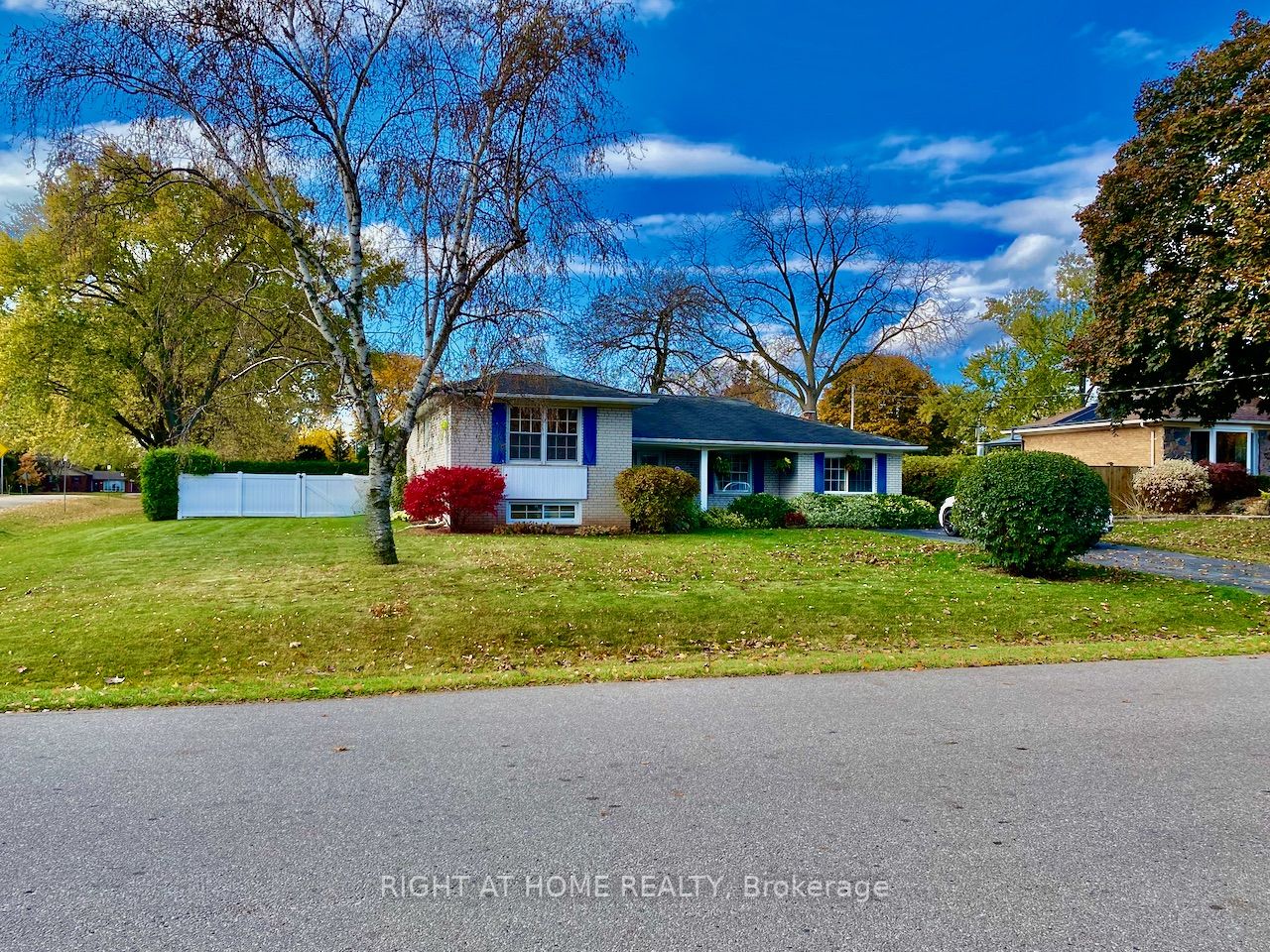 360 Sandlewood Rd