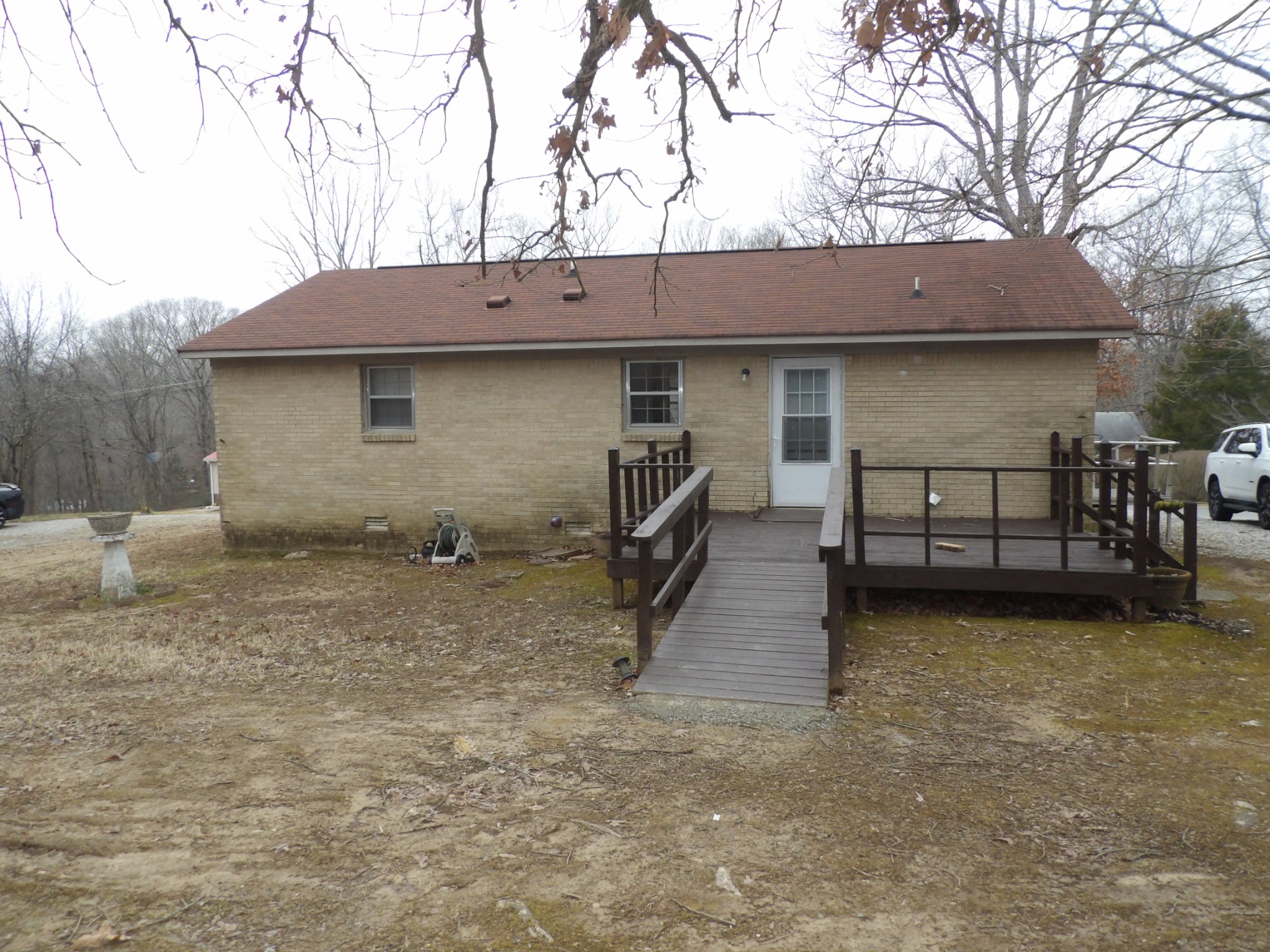 121 Eze Ave
