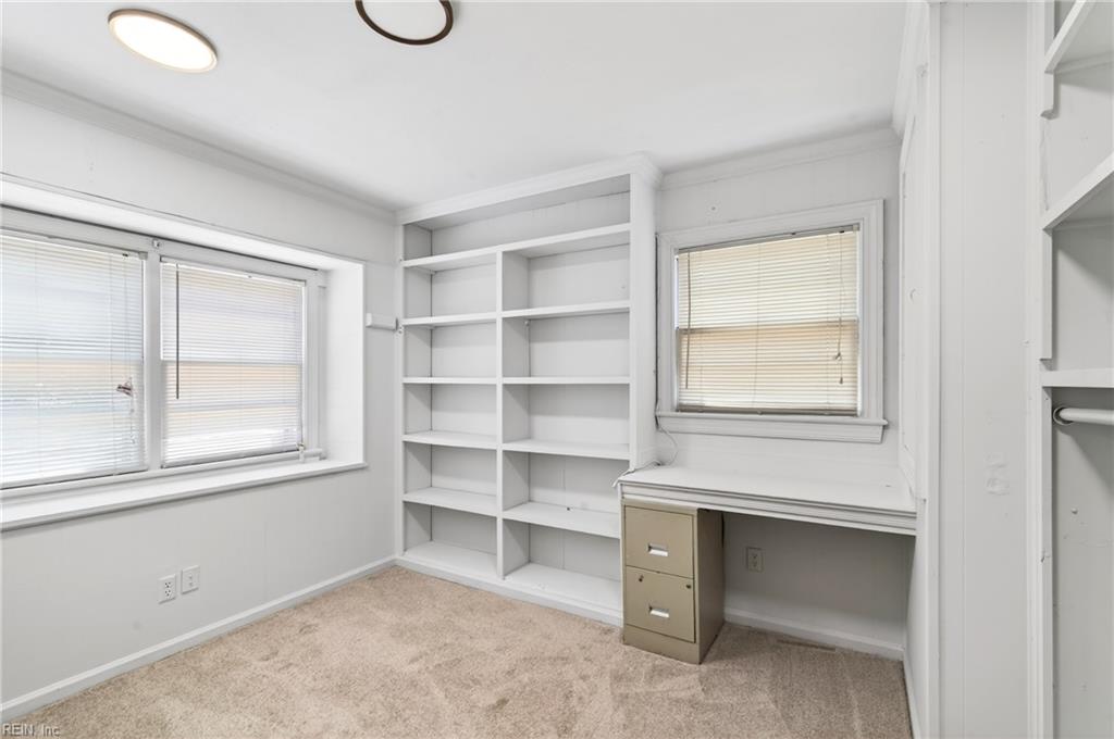 2 Larchmont Crescent