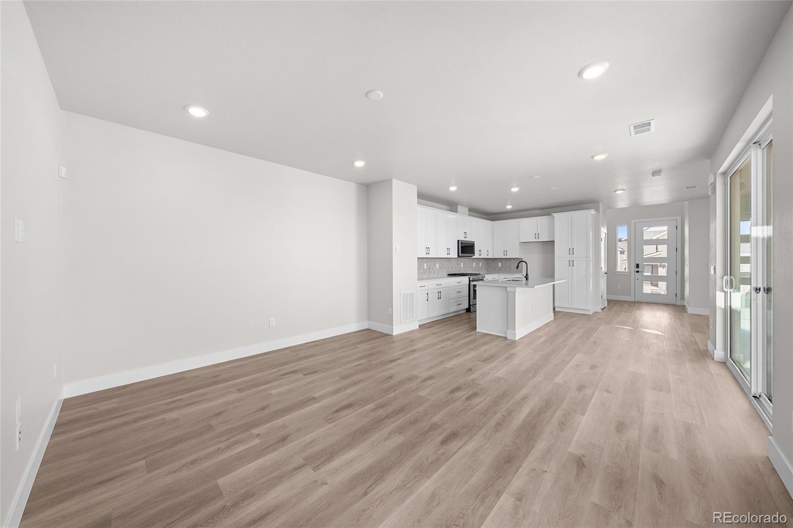 8737 Whiteclover Street