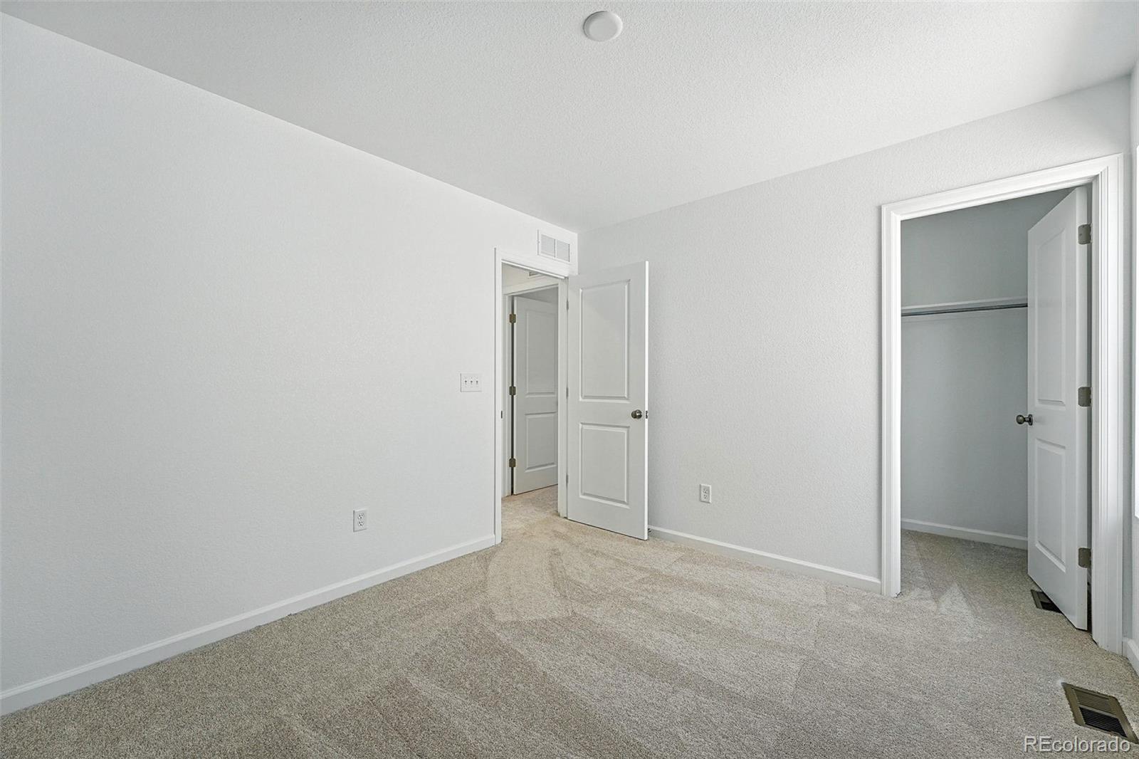 2102 Wagon Wheel Aly