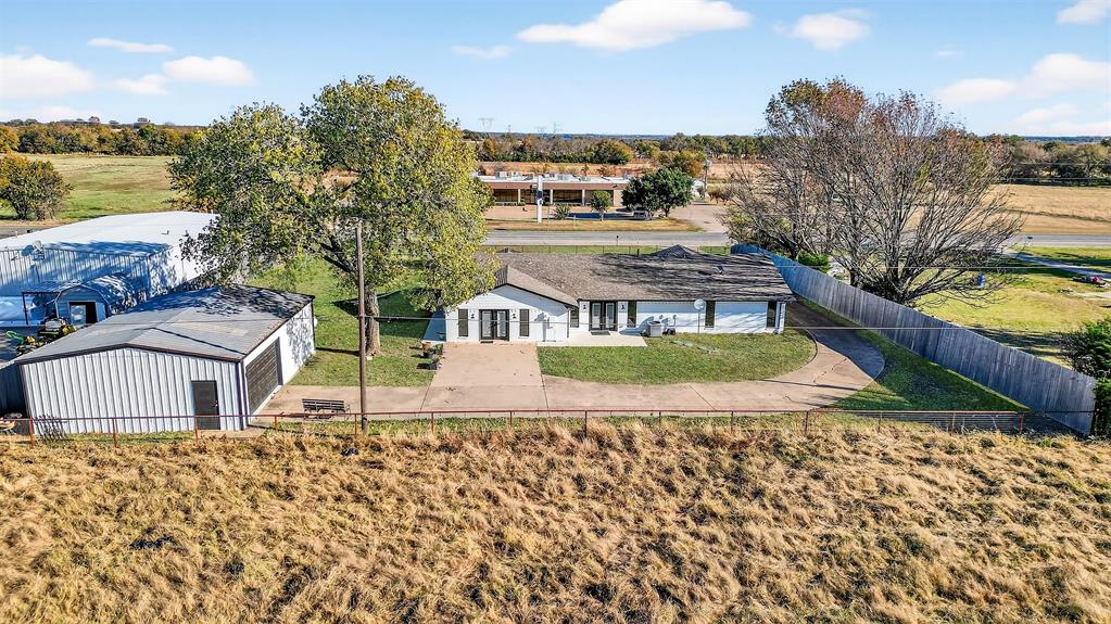 616 E Bells Boulevard