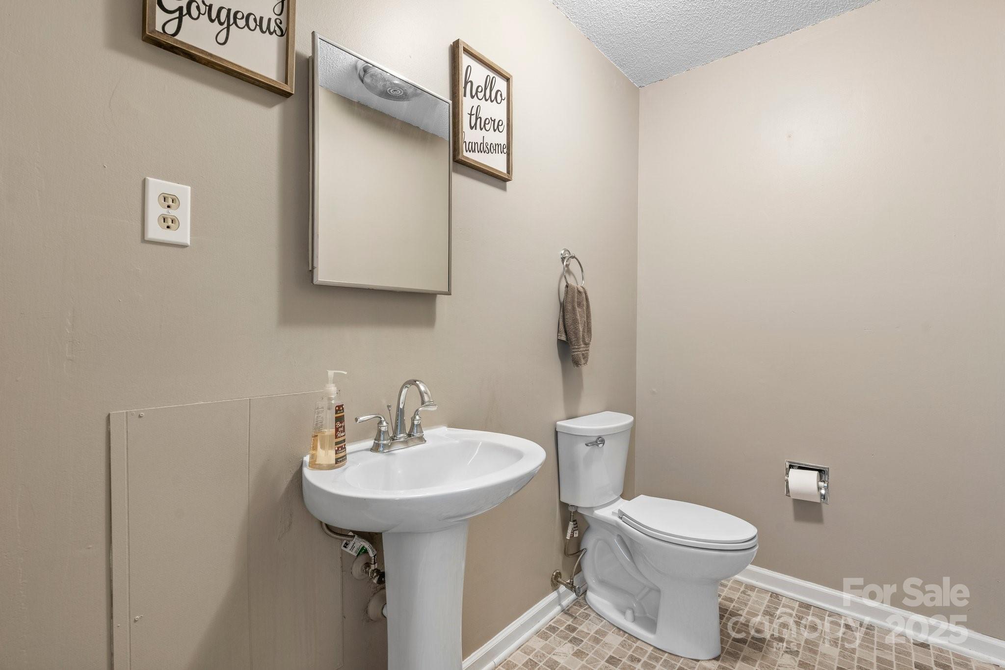 1040 Stagecoach Trail