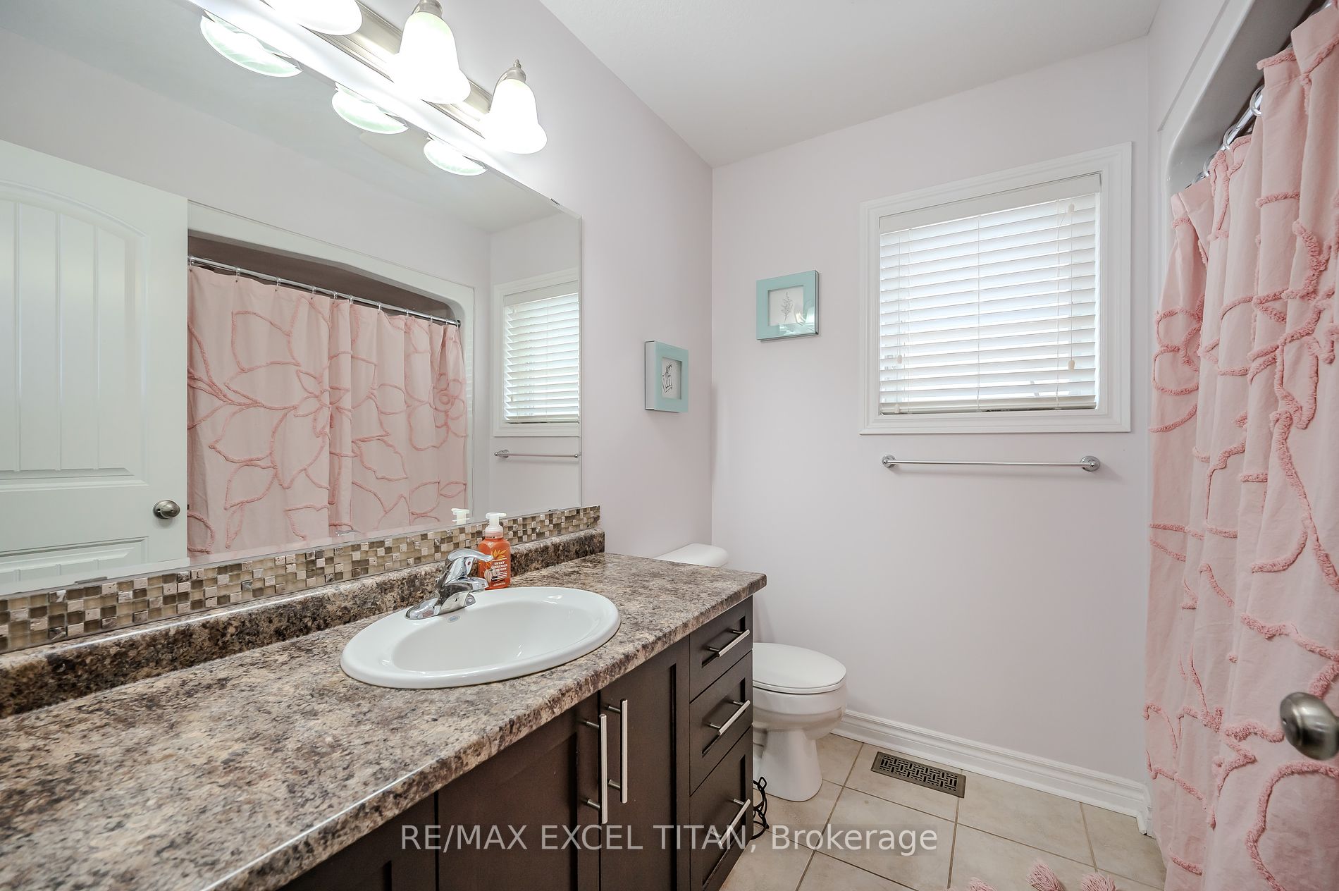561 Isaiah Cres