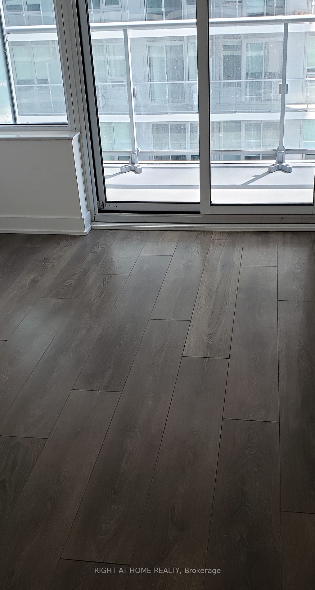 195 Redpath Ave 2202