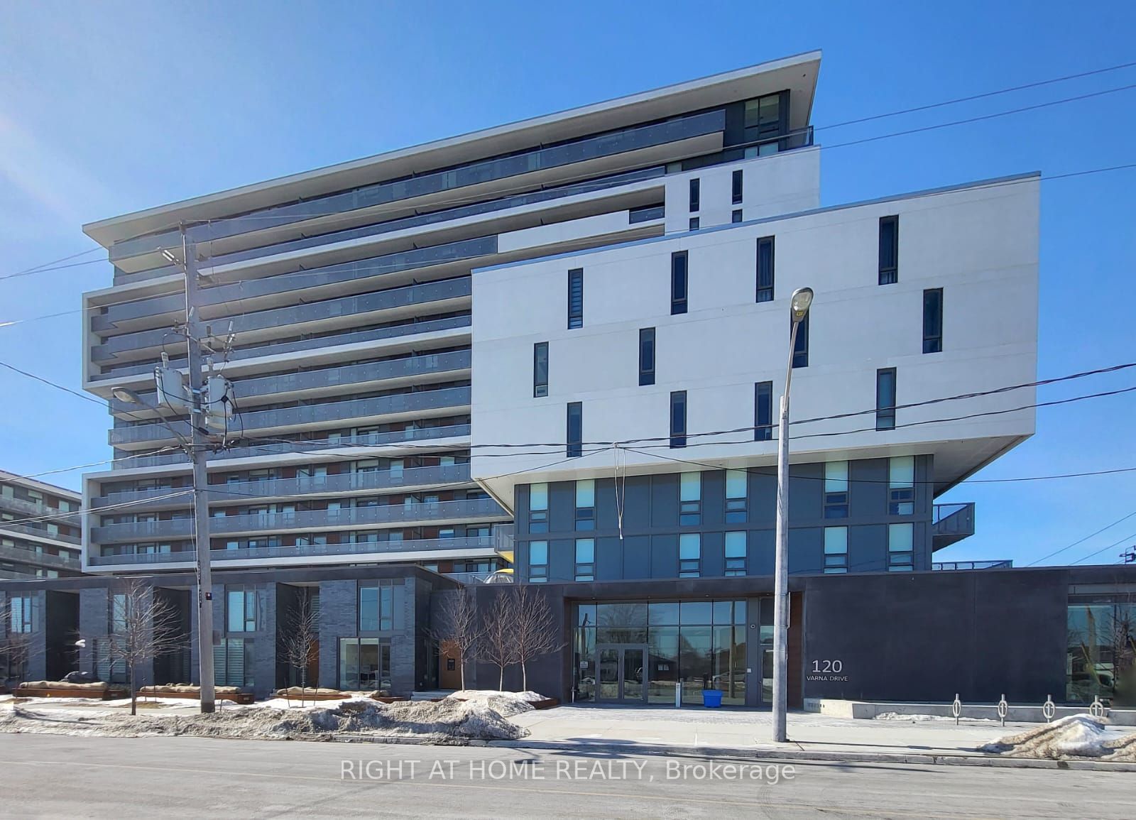 120 Varna Dr 1115