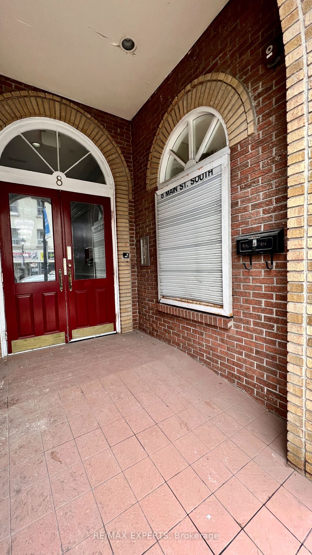 8 S Main St 402
