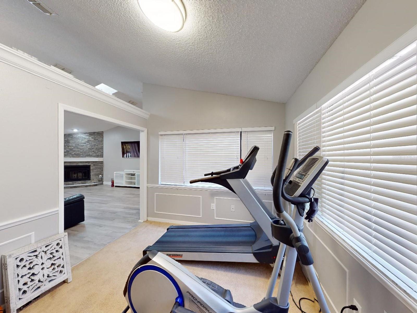 6029 Ravenwood Drive