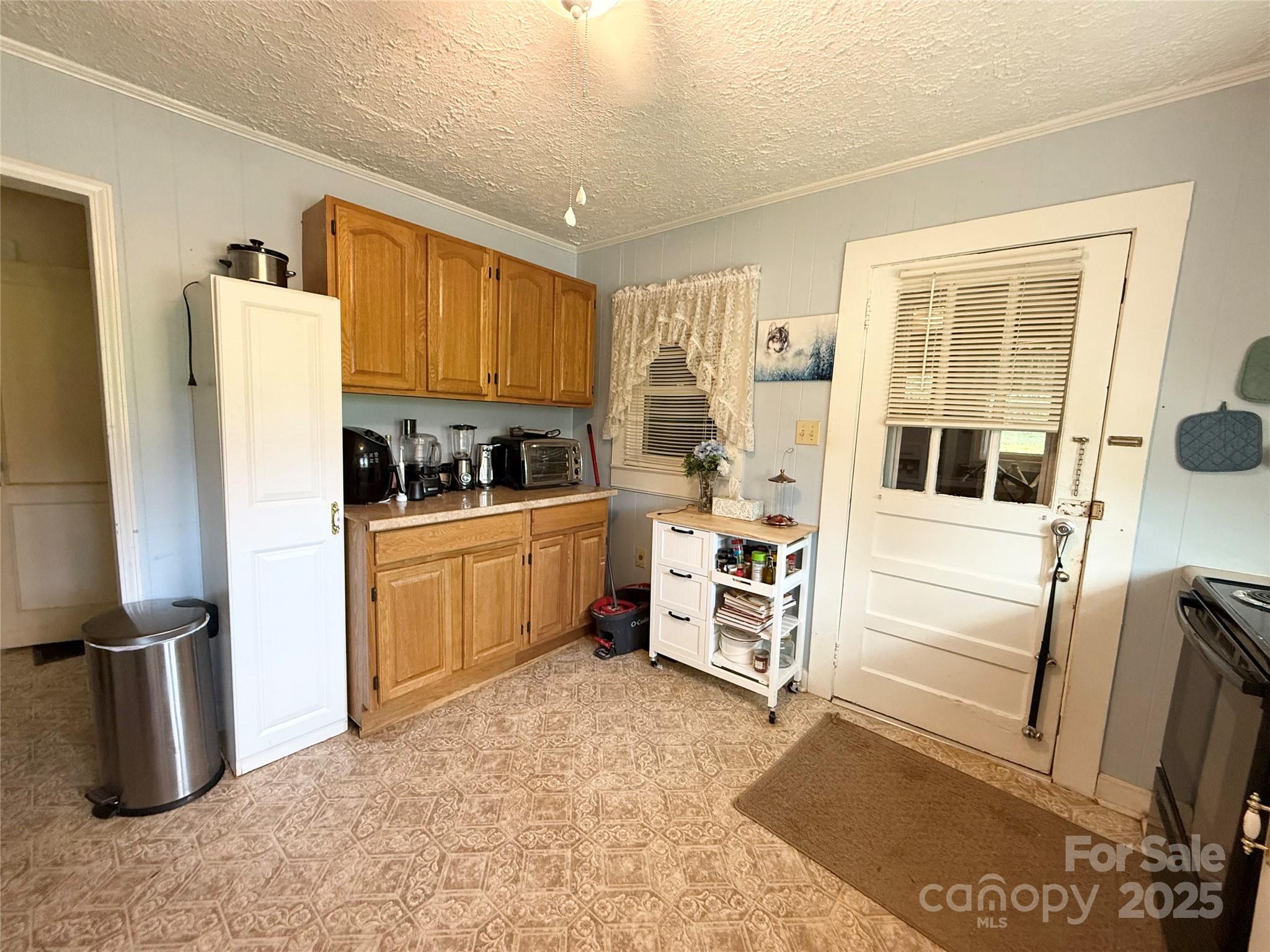 1492 Overlook Drive