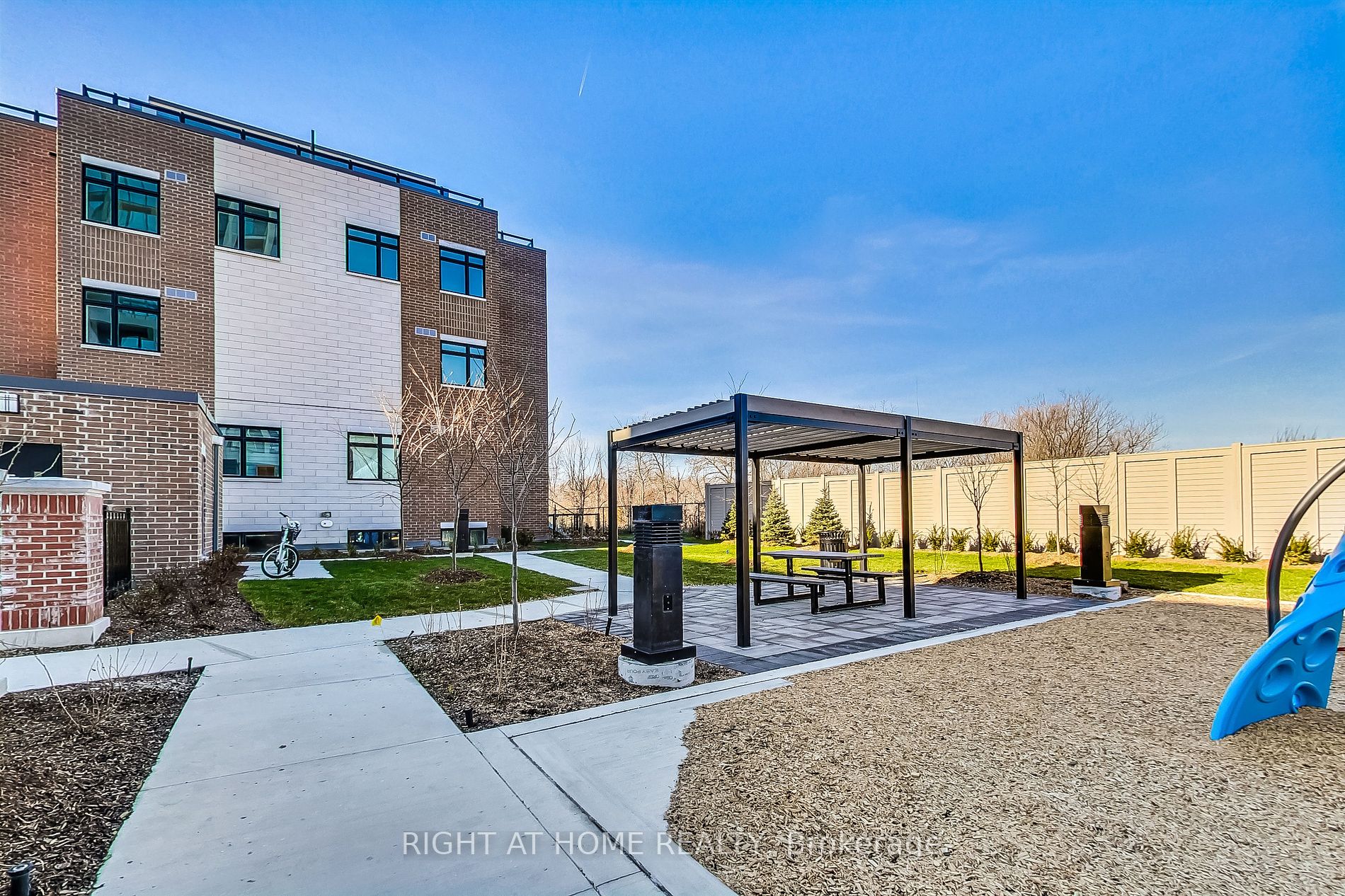 1095 Douglas Mccurdy Dr 156