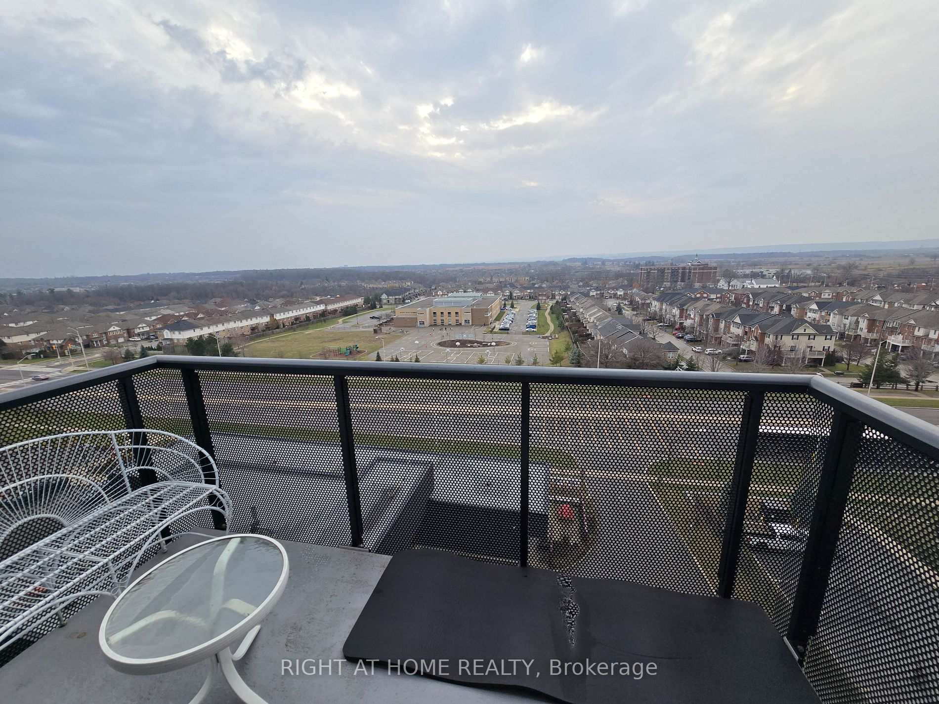2450 Old Bronte Rd 833