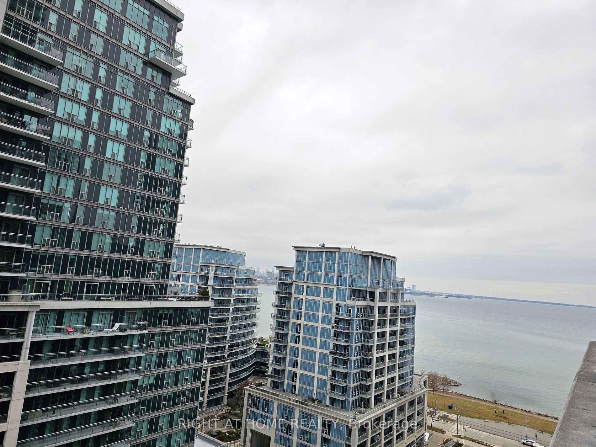 16 E Brookers Lane 1404