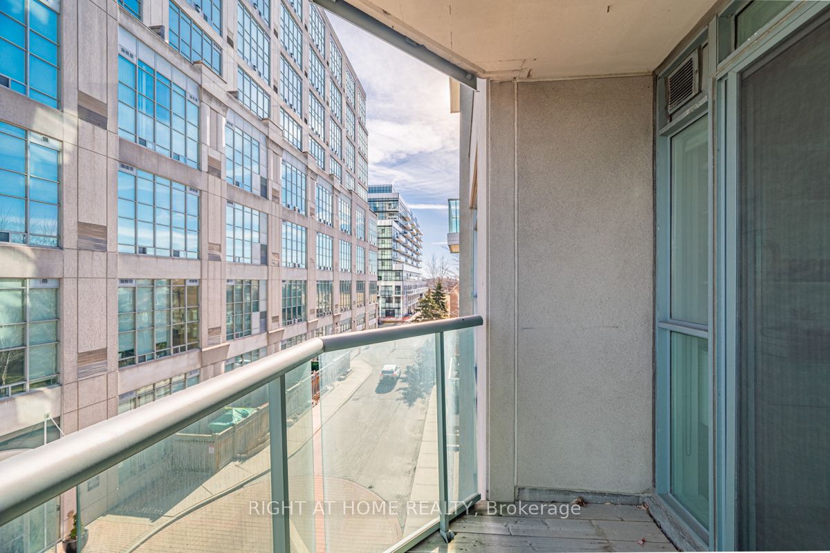 200 Manitoba St 235