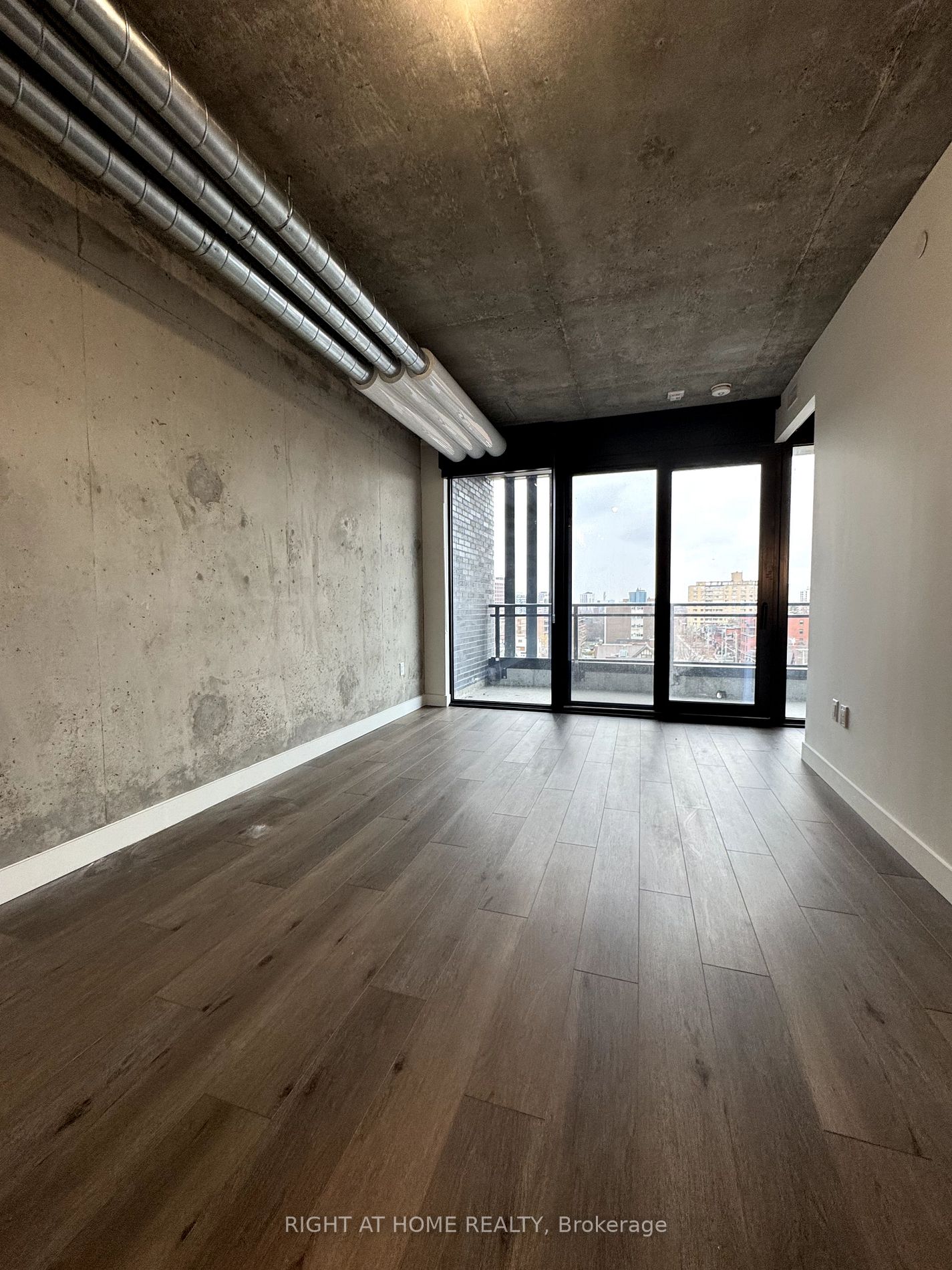 10 JAMES St 606