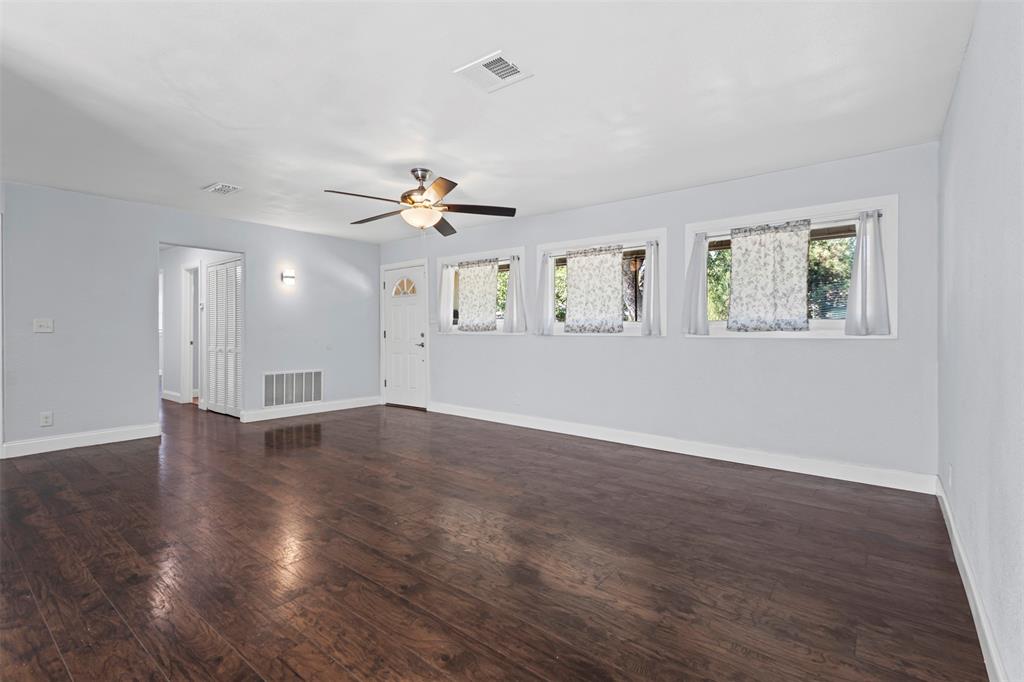 3350 Kingsbury Avenue