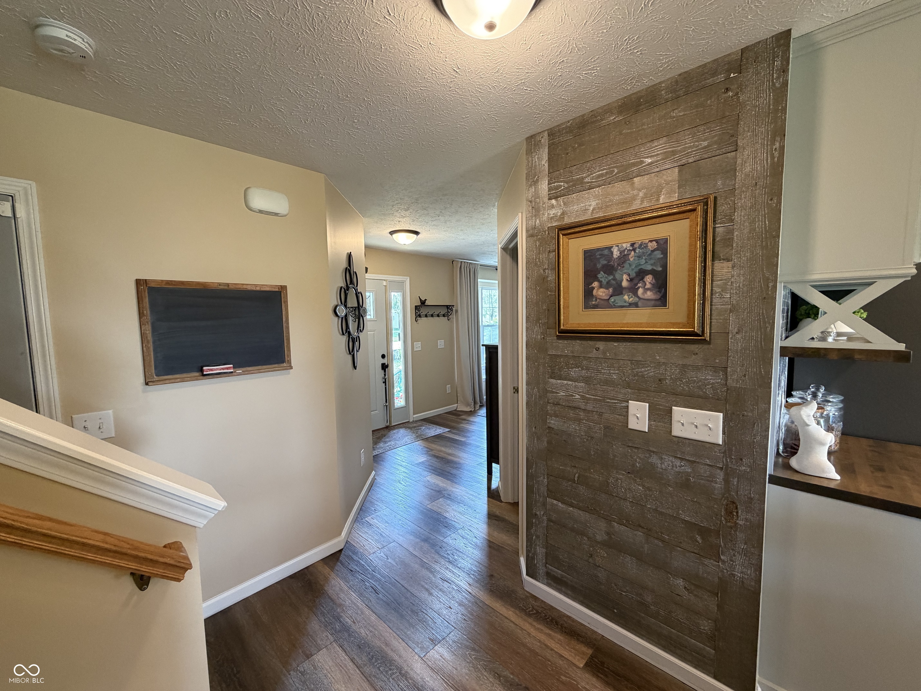 5752 Columbia Circle S