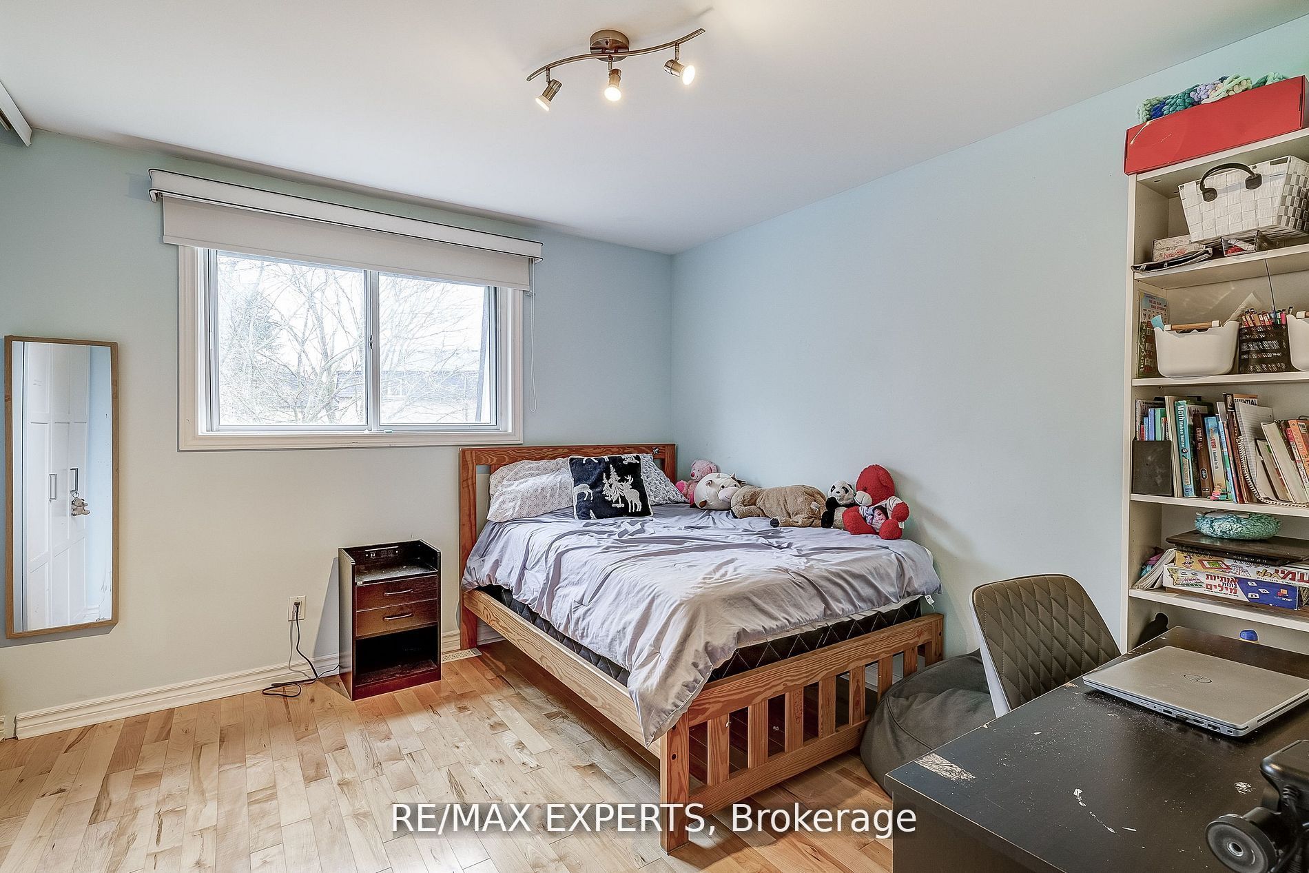 14 Poplar Cres