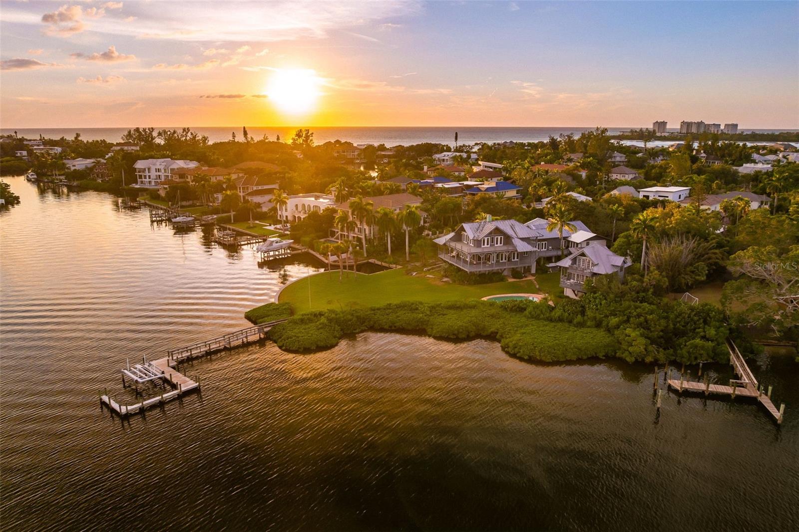 4196 Roberts Point Circle, Sarasota, FL