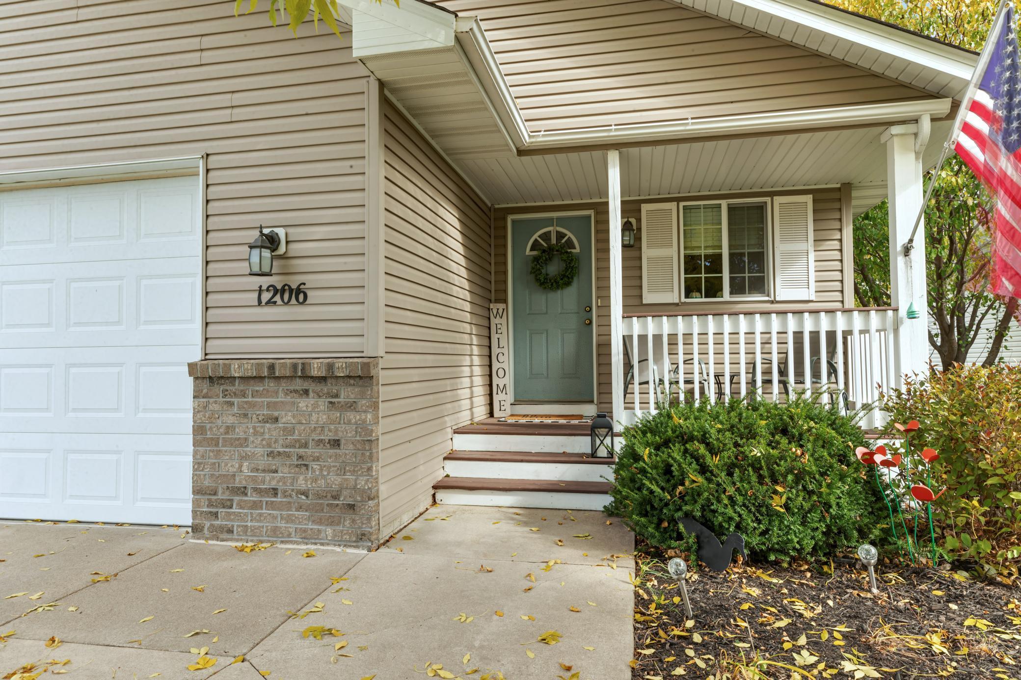 1206 Leo Lane