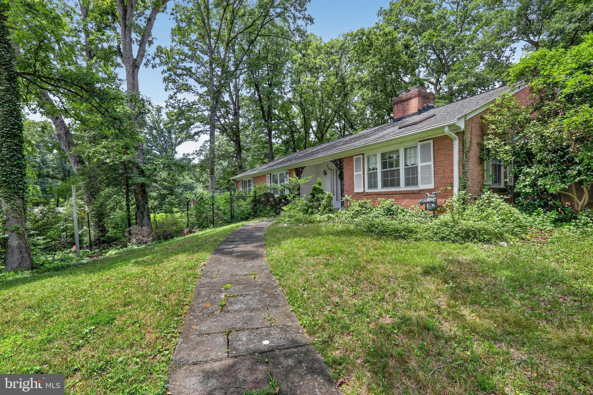 10600 Greenacres Drive