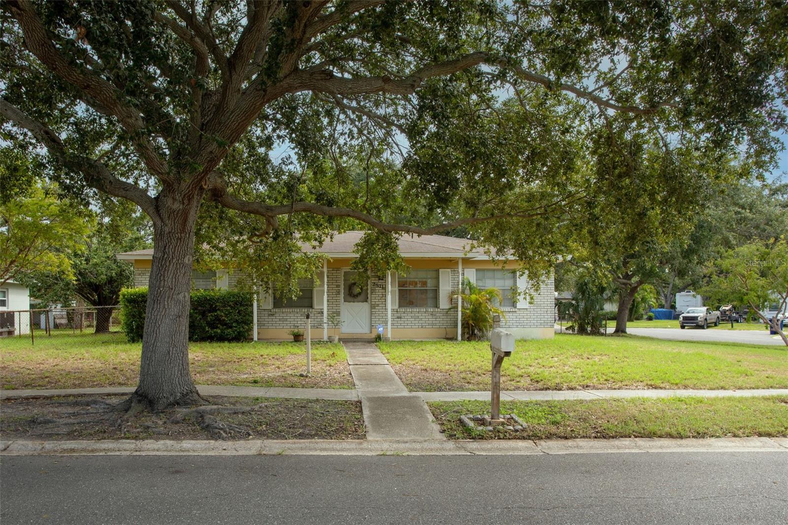 2811 W Pearl Avenue