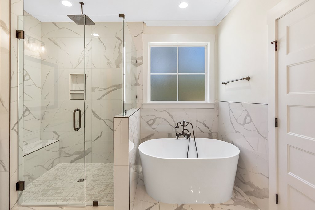 304 Abercrombie Point