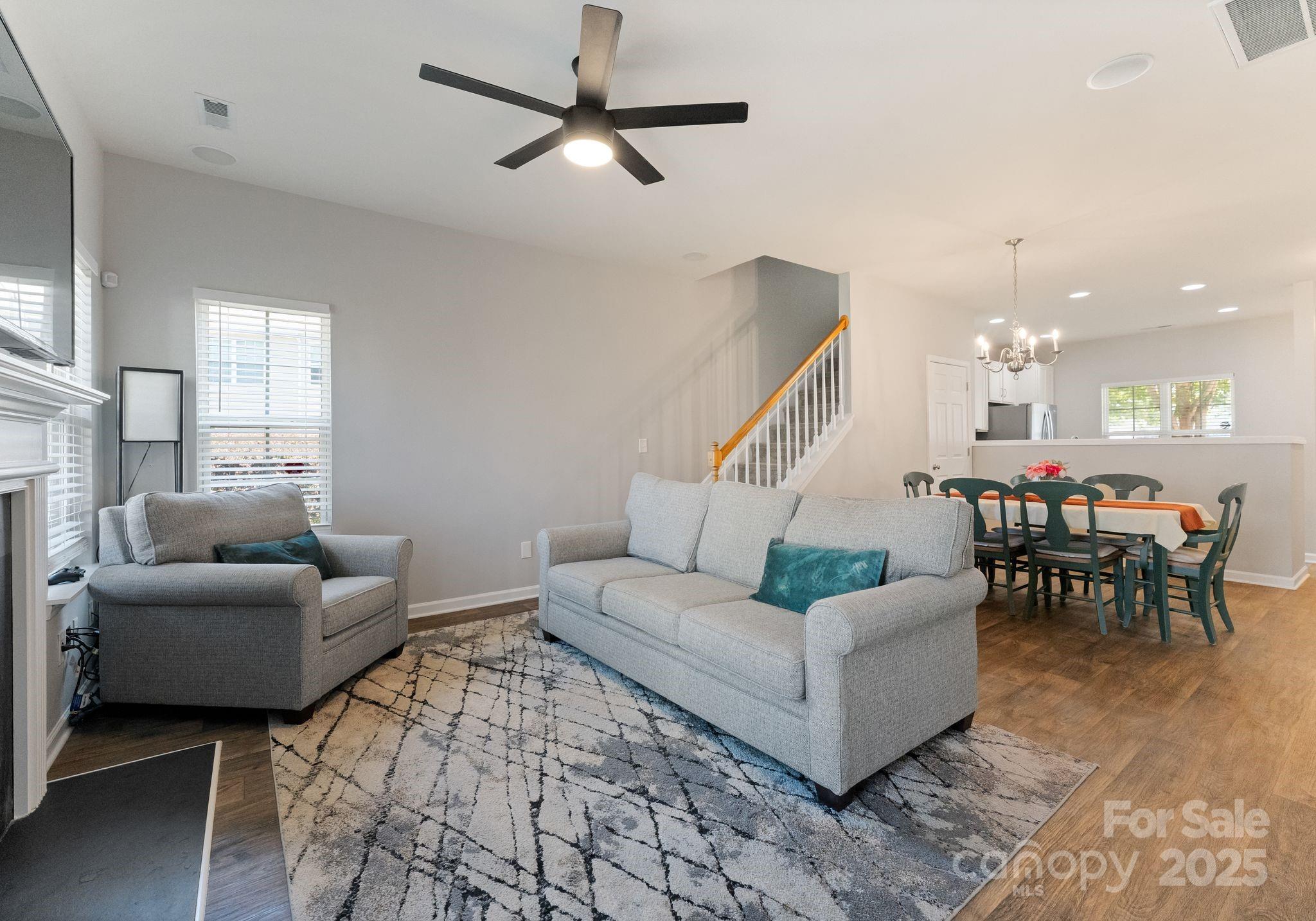 13635 Singleleaf Lane