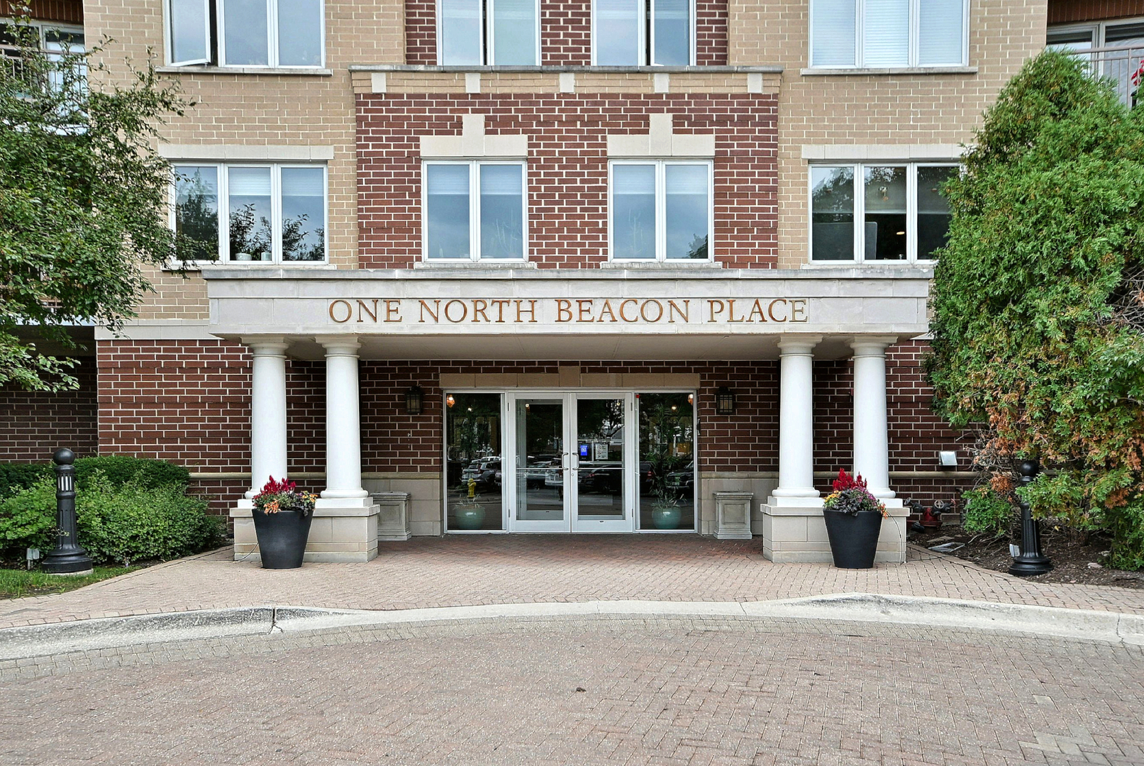 1 N Beacon Place 601