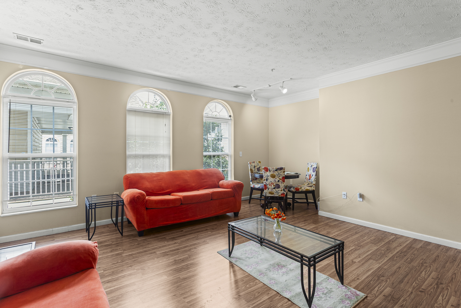 1903 N Lincoln Avenue 222