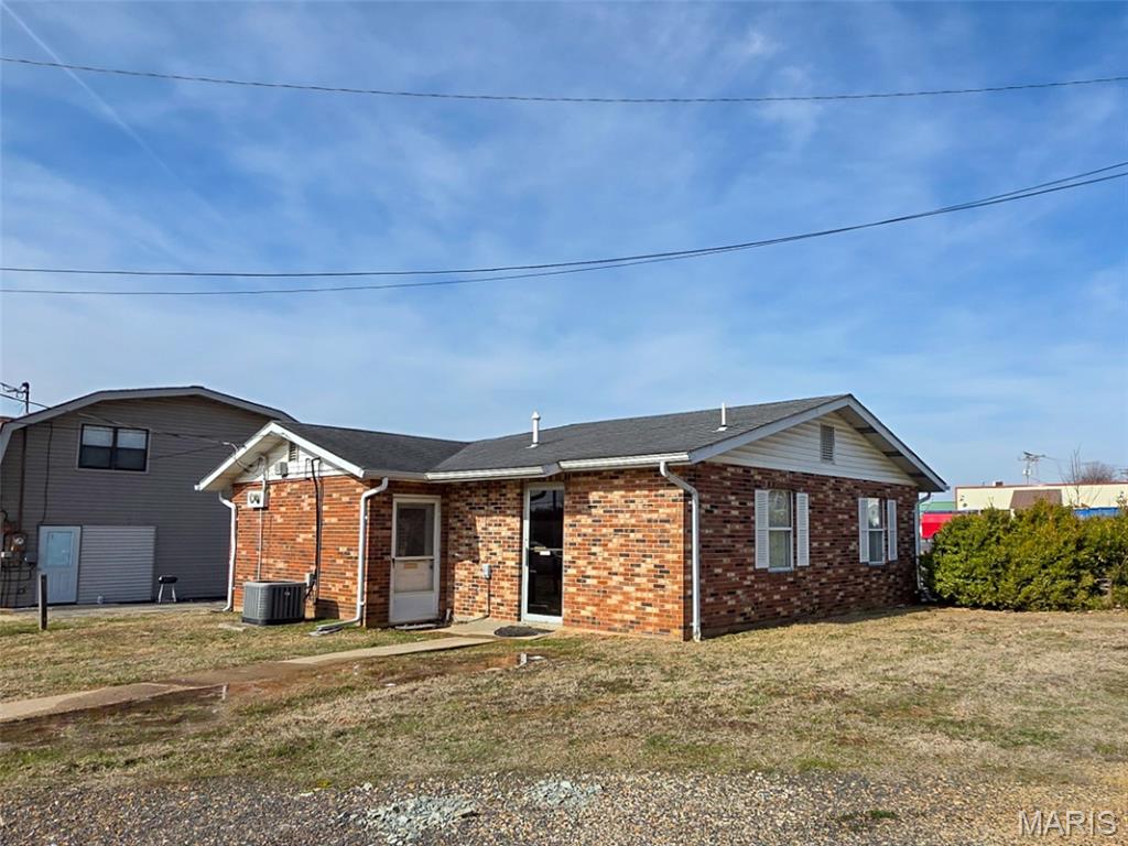 211 Lincoln Drive