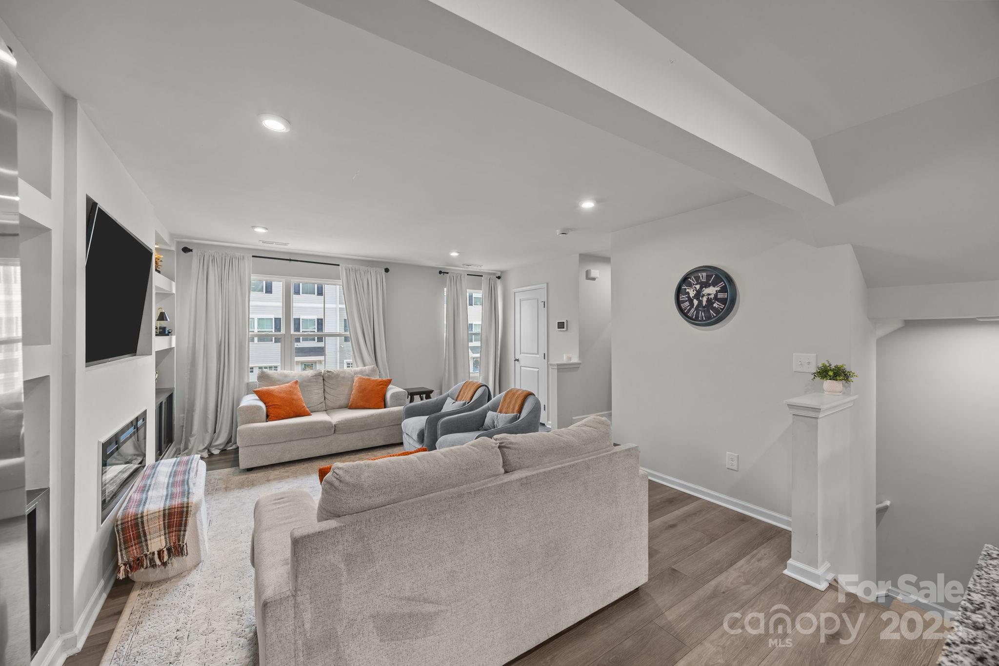 3044 Fiddlewood Street