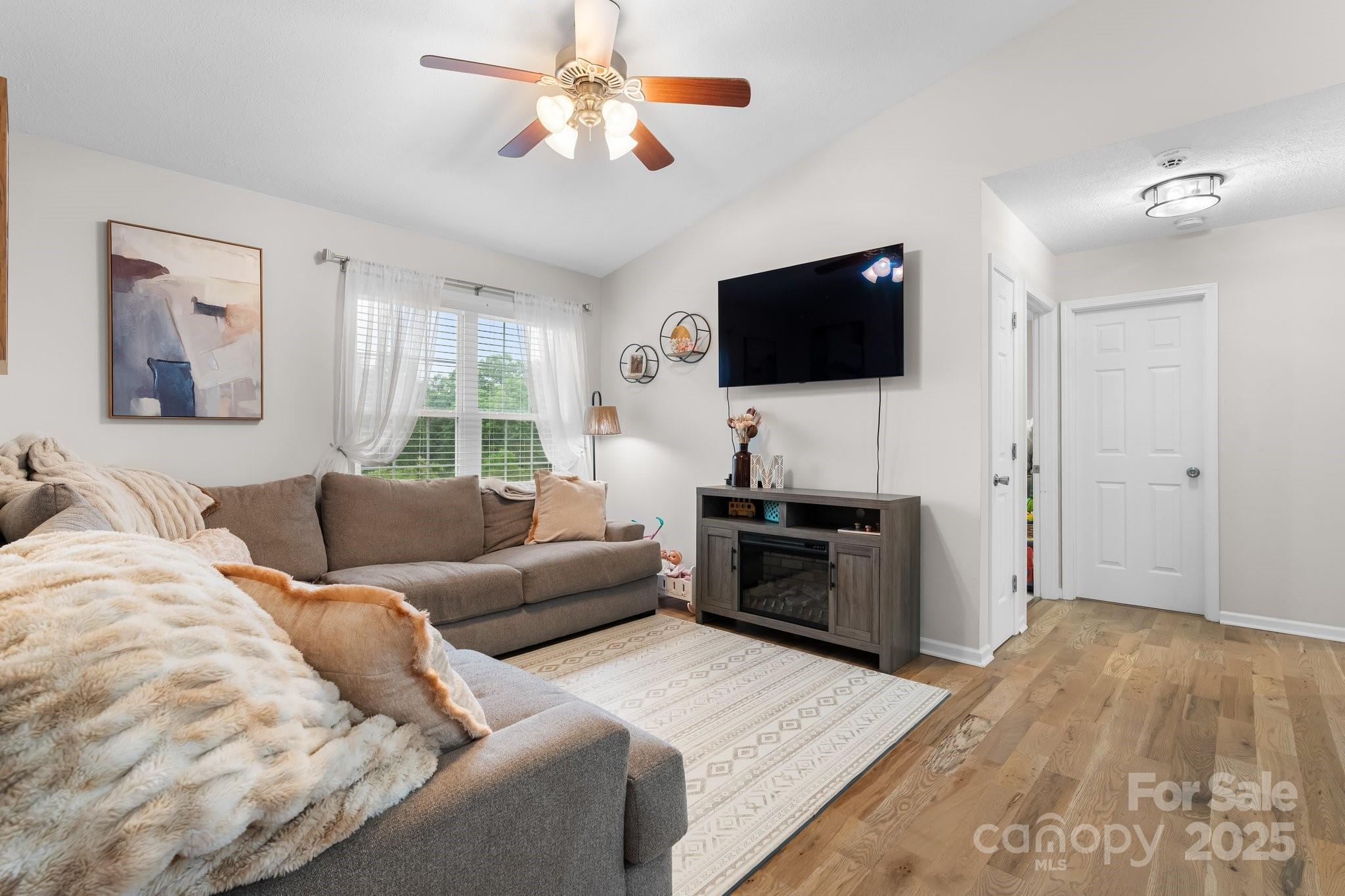 3311 Lilac Lane