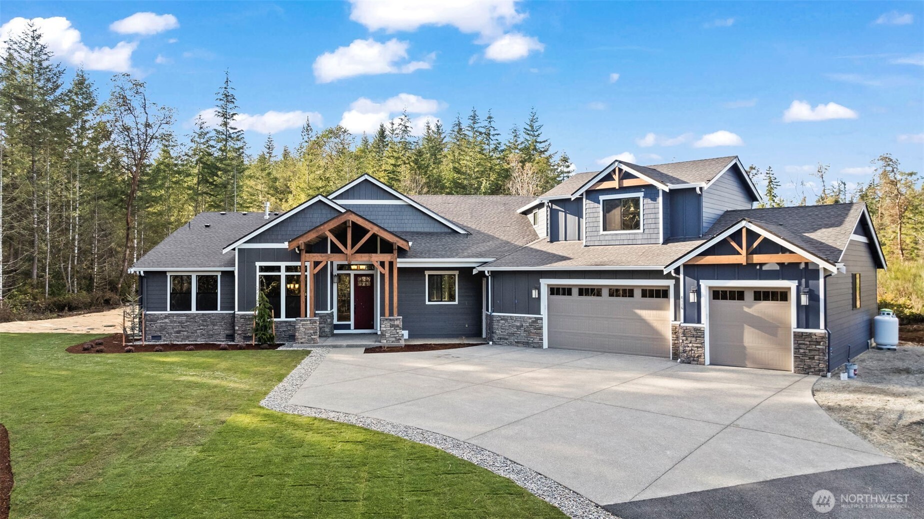 Introducing THE PALISADE by GARRETTE HOMES – Presale Homesite on over an acre of land in a GOLF COURSE COMMUNITY! This stunning home features aThe spacious kitchen includes an impressive 12' by 5' island, designed as the central gathering space in the heart of the home. The primary suite is located on the main floor and offers private access to a covered patio, a freestanding soaking tub, and dual walk-in closets. Photos for inspiration only. Actual finishes and features may vary.