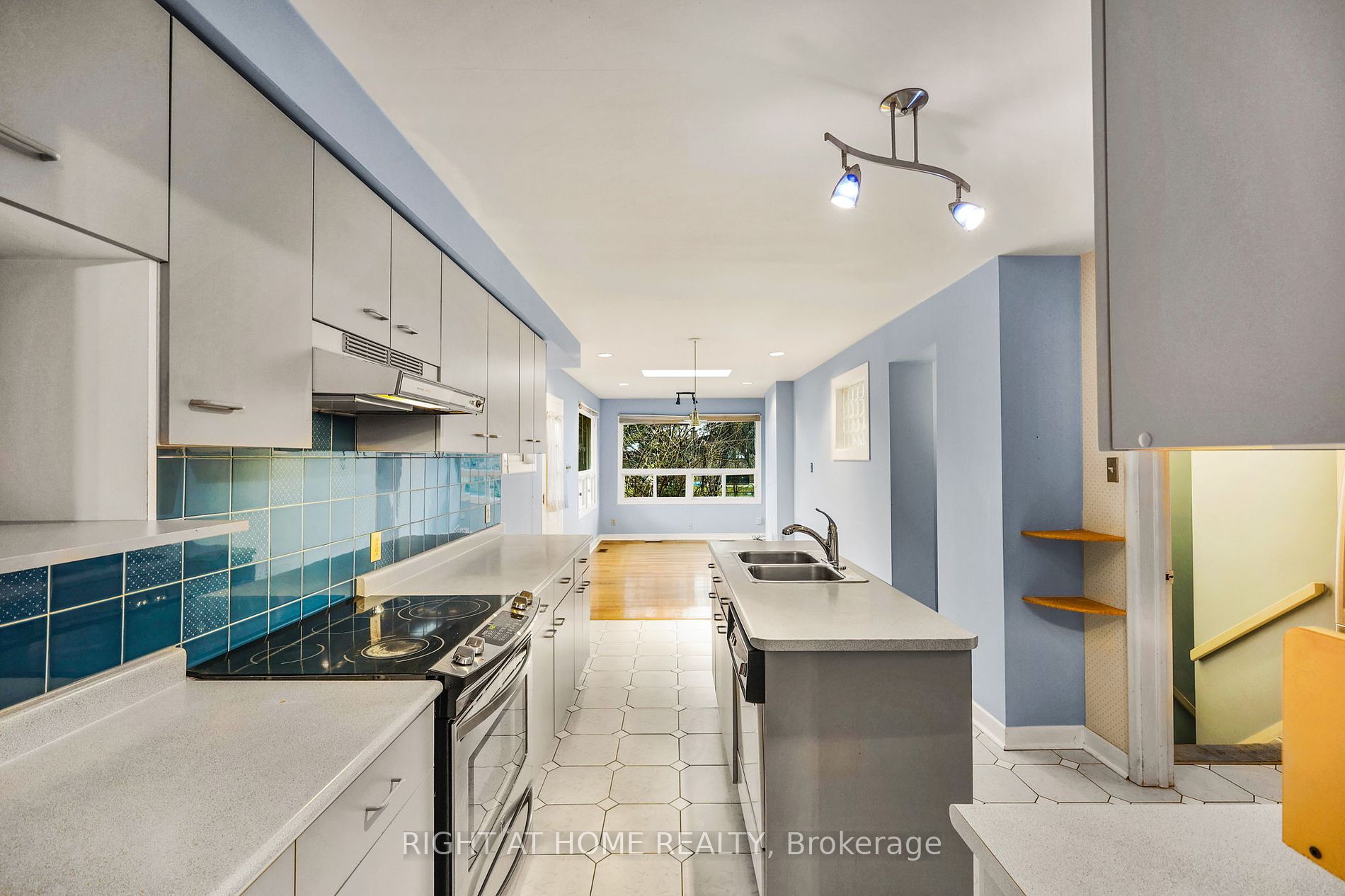 74 Cornerbrook Dr