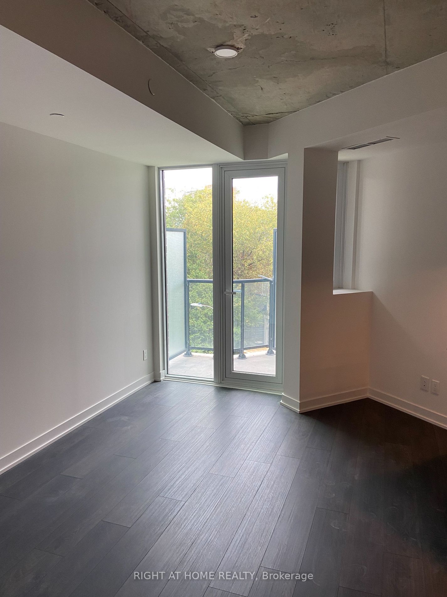 57 Brock Ave 316