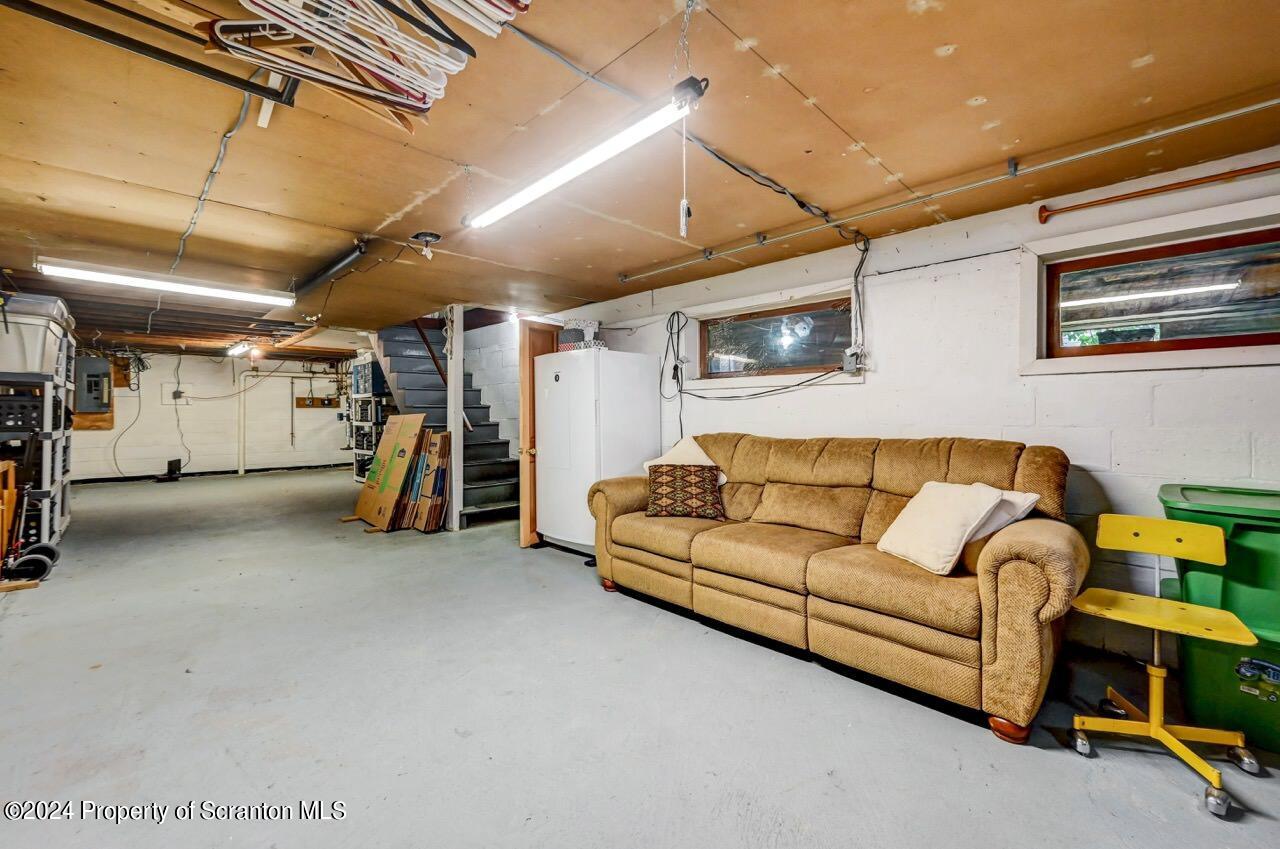 400 Montrose Avenue L113