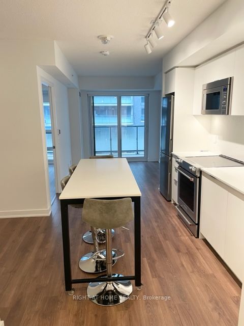 30 Samuel Wood Way 208