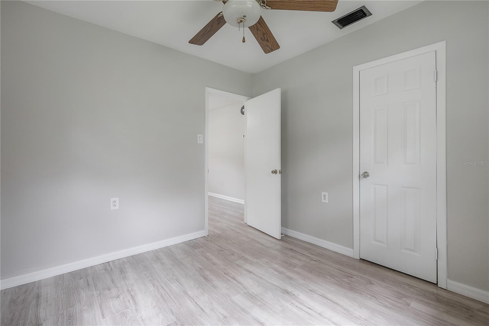 10411 N Woodmere Road