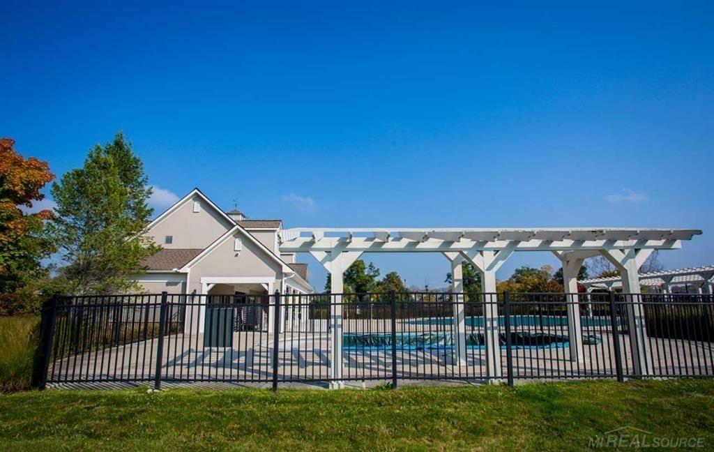 717 Dennison Court