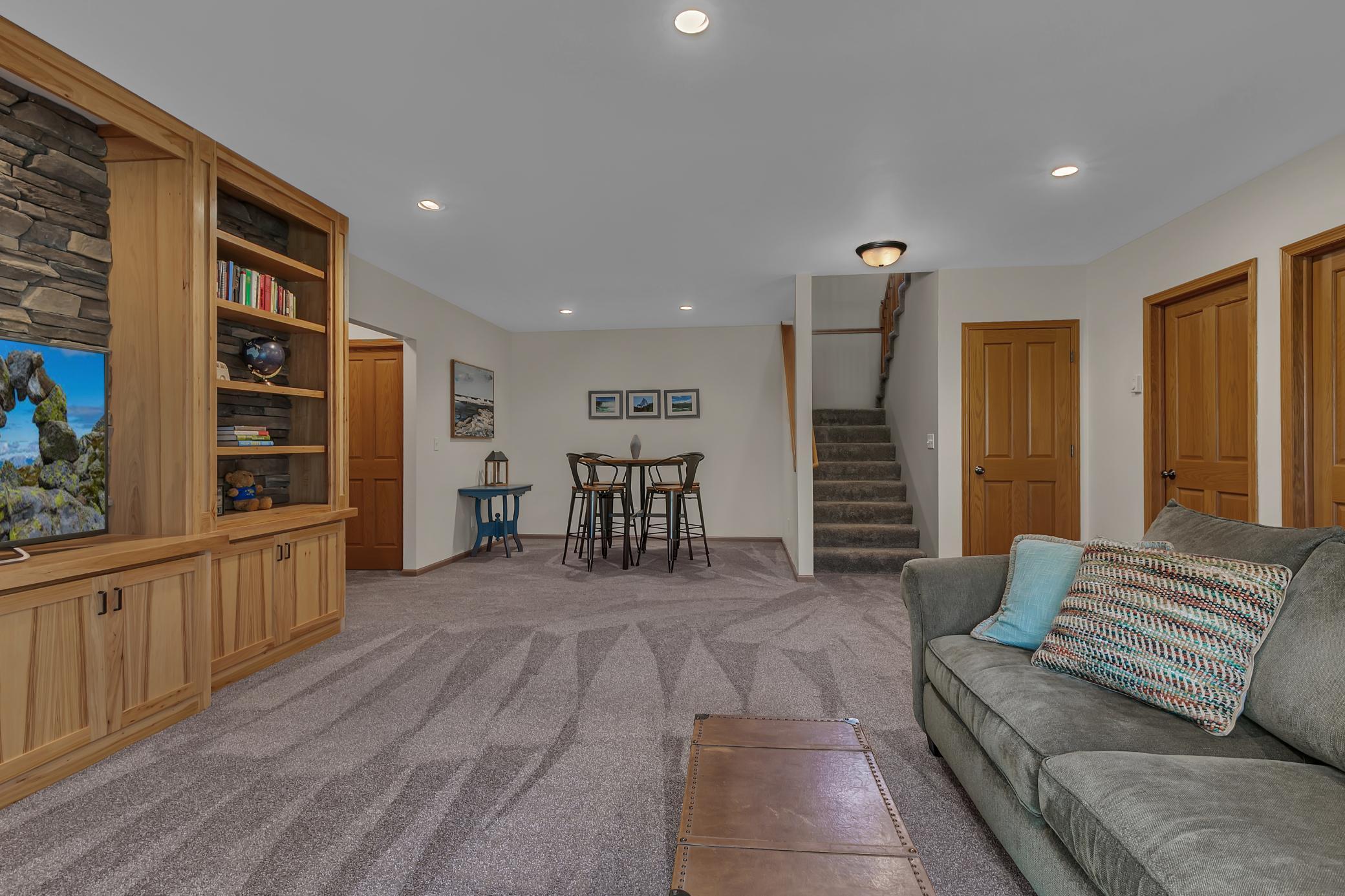 3615 Southridge Court