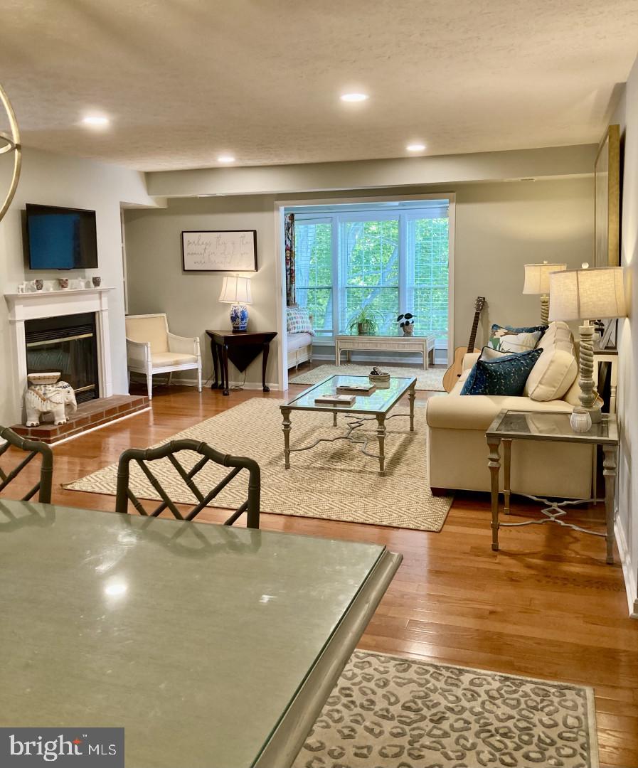 10087 Oakton Terrace Road